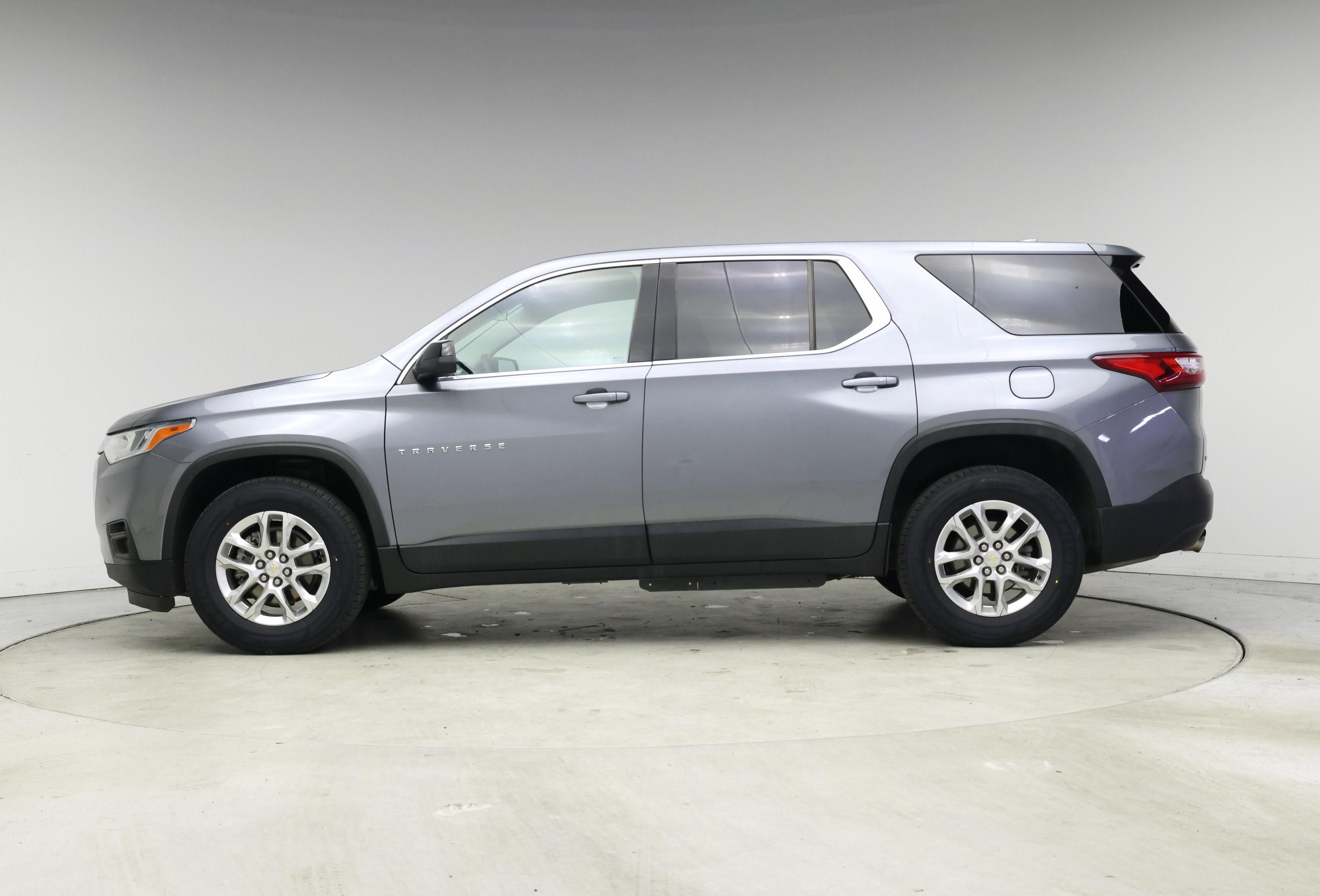 Thumbnail: 2021 Chevrolet Traverse - 3