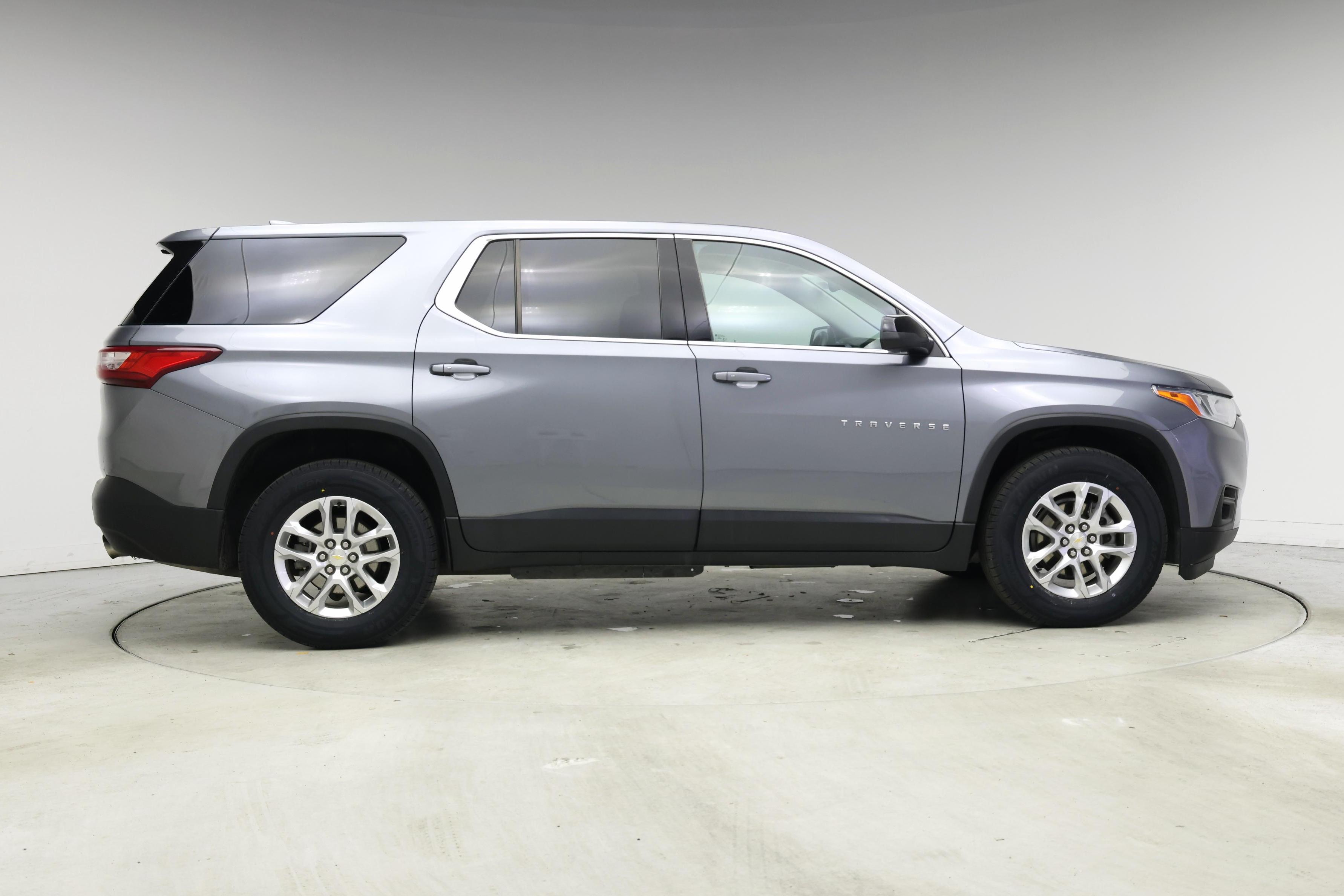 Thumbnail: 2021 Chevrolet Traverse - 7