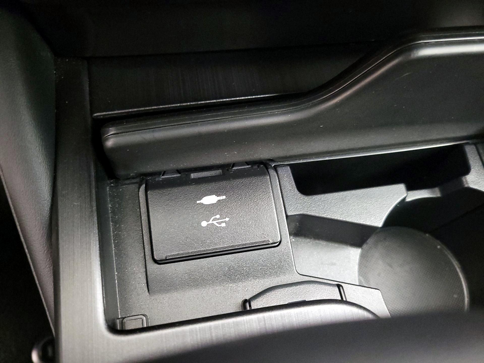 Thumbnail: 2022 Lexus ES - 17