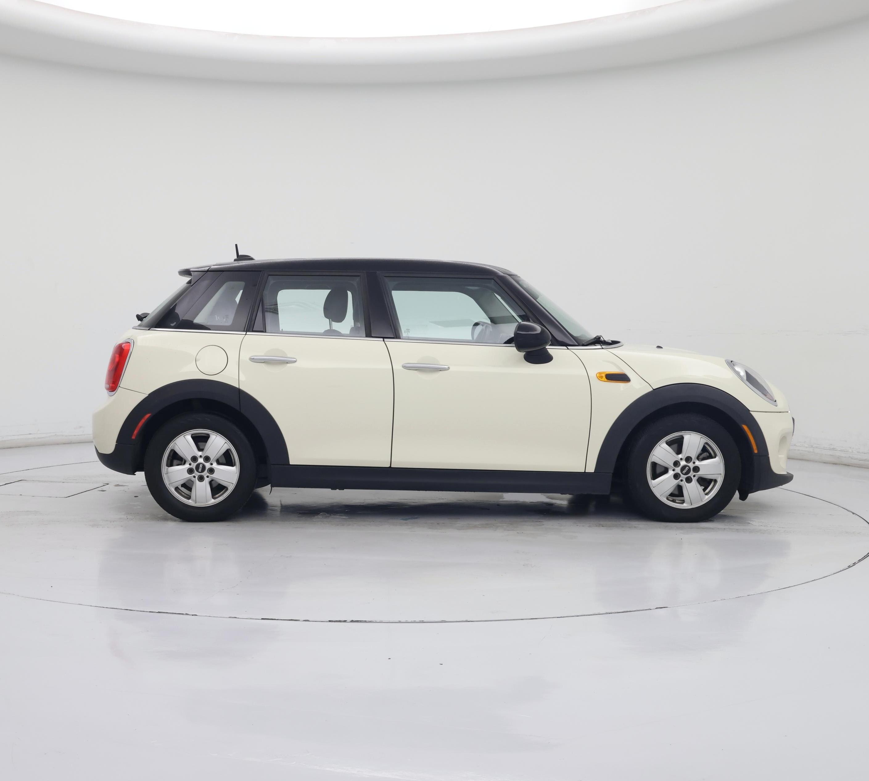 Thumbnail: 2015 MINI Cooper Hardtop - 7