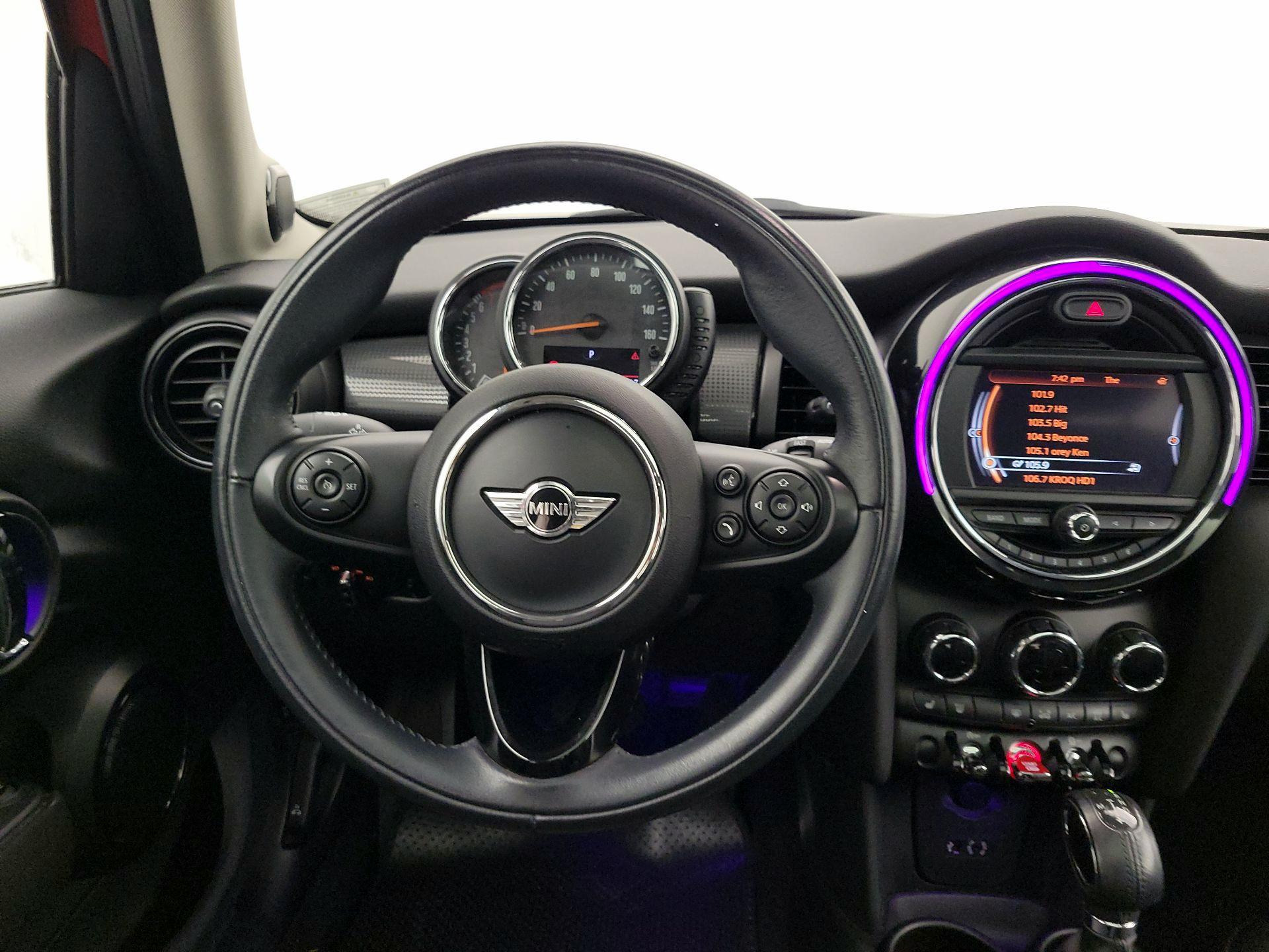 Thumbnail: 2017 MINI Cooper Hardtop - 10