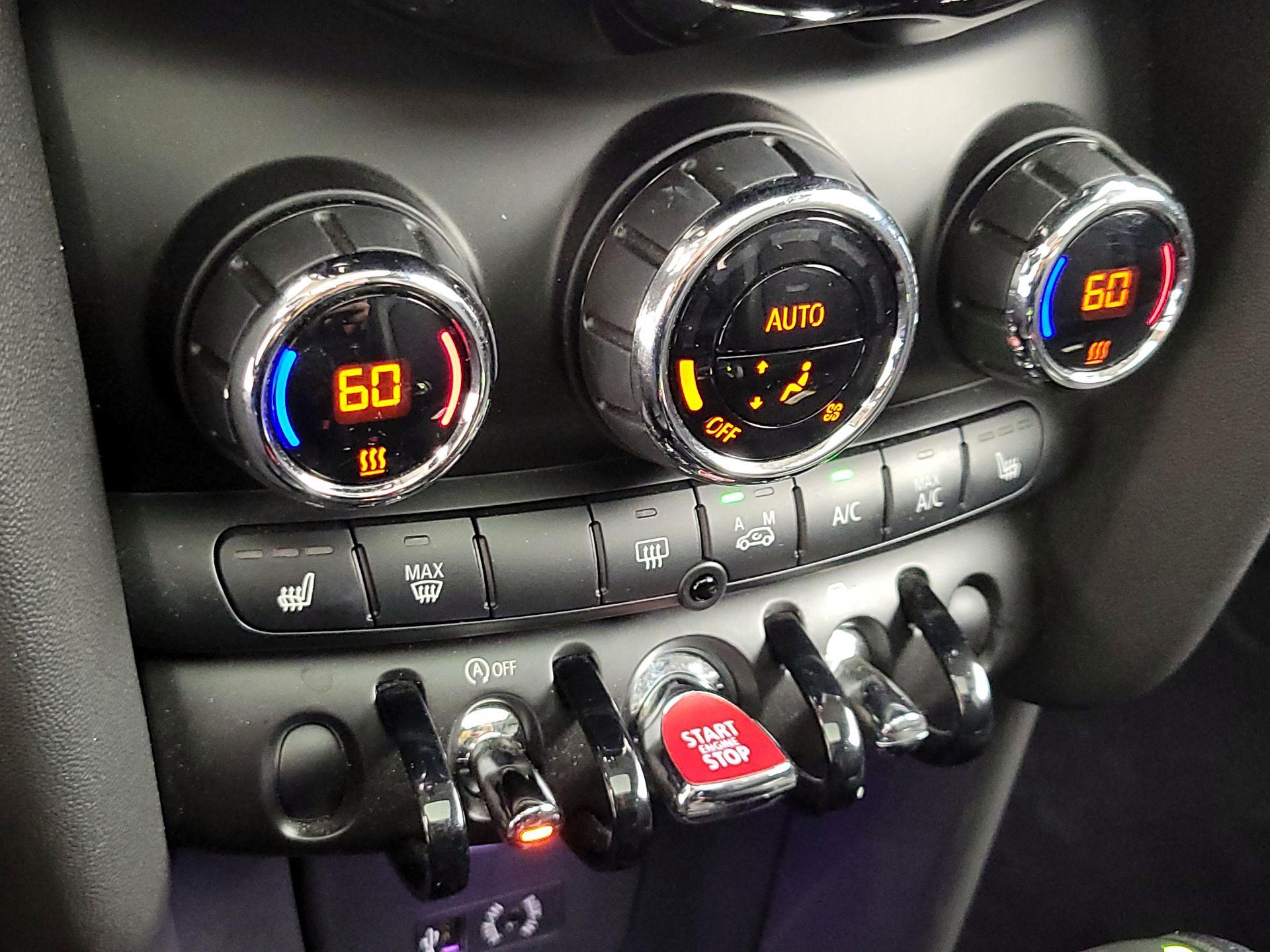 Thumbnail: 2017 MINI Cooper Hardtop - 15