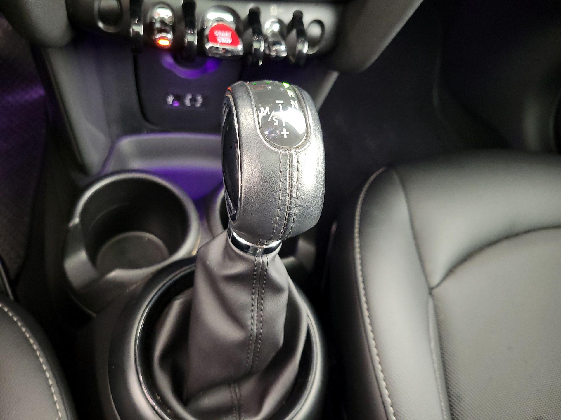 Thumbnail: 2017 MINI Cooper Hardtop - 16