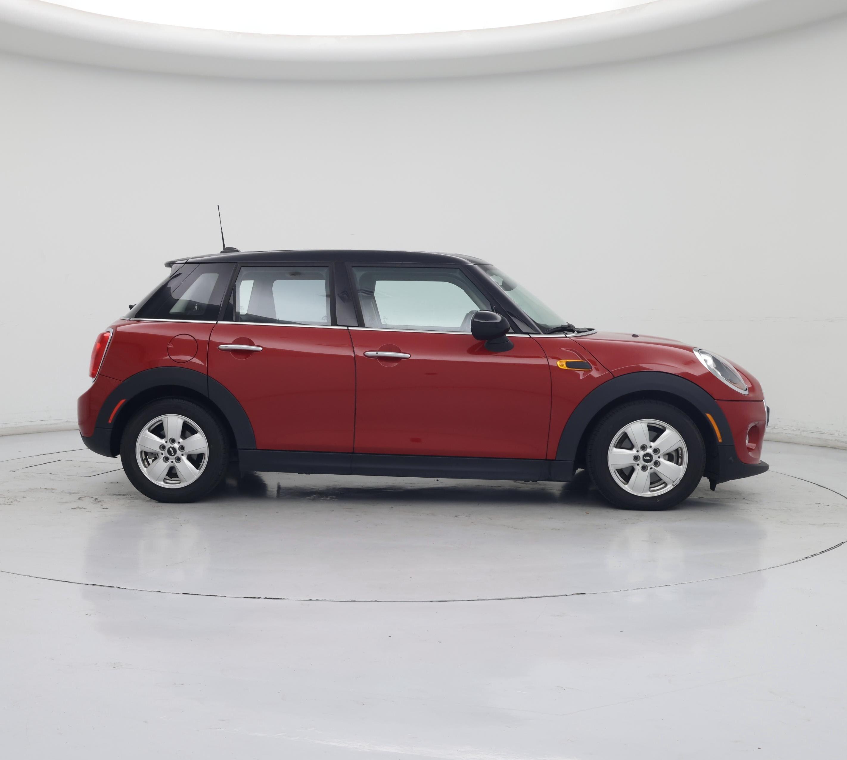 Thumbnail: 2017 MINI Cooper Hardtop - 7