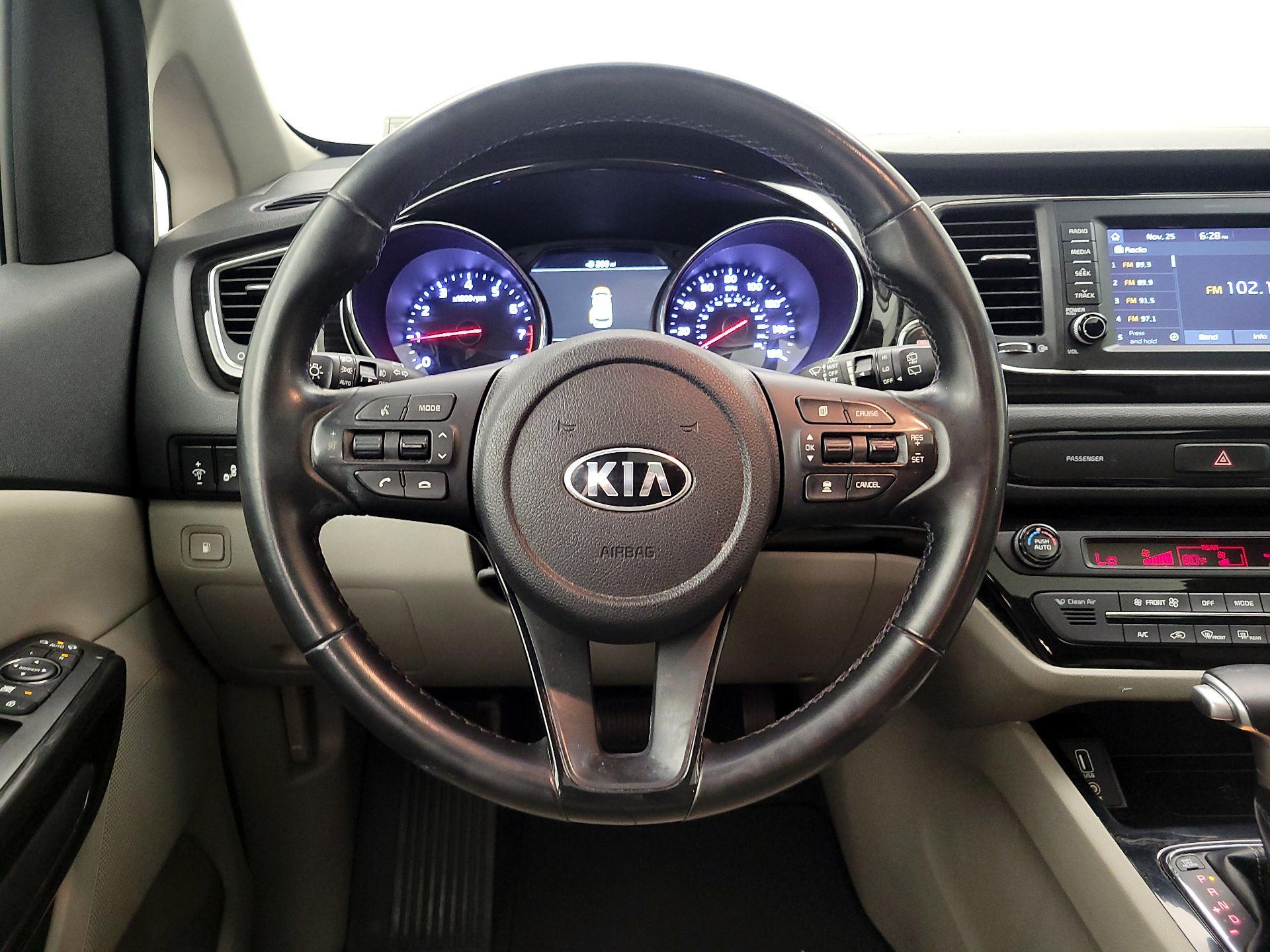 Thumbnail: 2020 Kia Sedona - 10