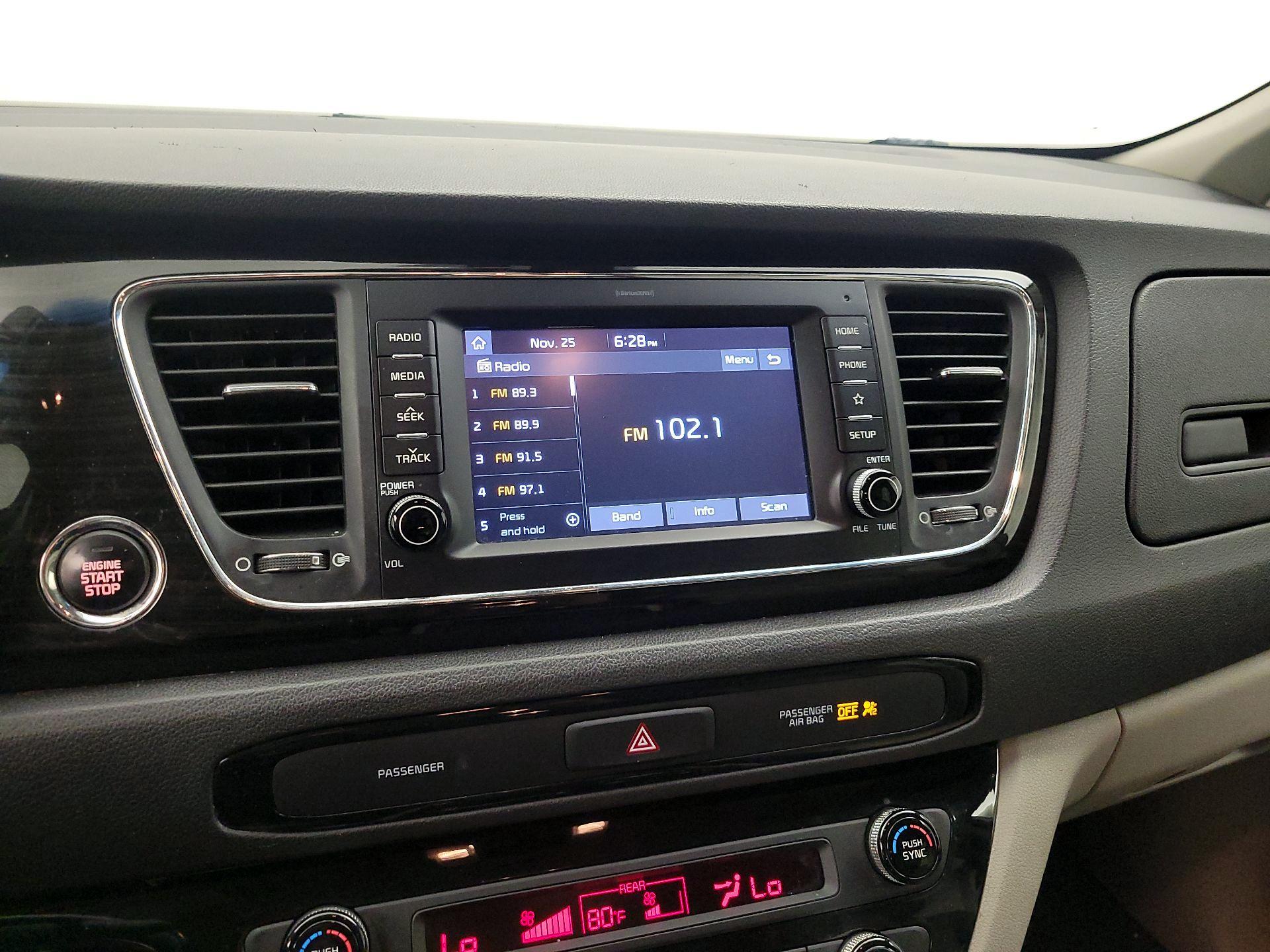 Thumbnail: 2020 Kia Sedona - 15