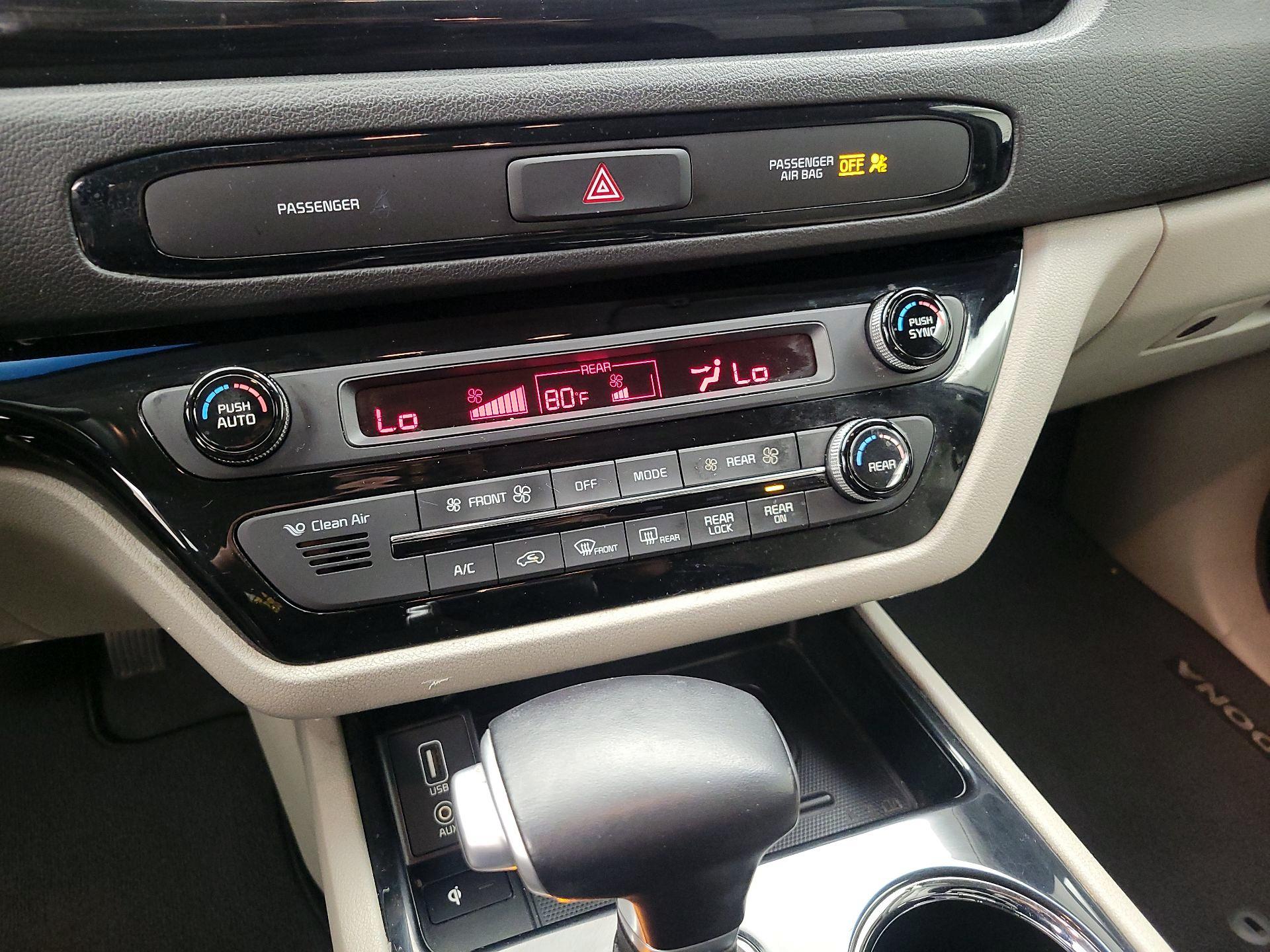 Thumbnail: 2020 Kia Sedona - 16