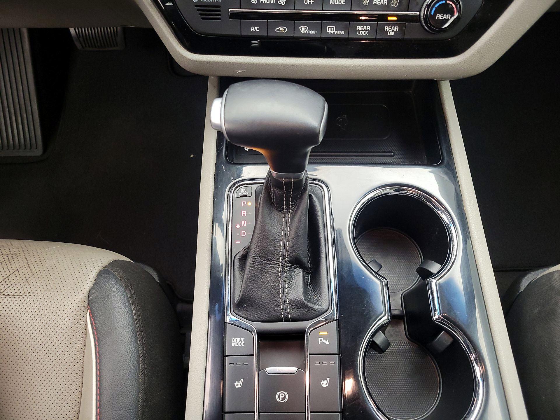 Thumbnail: 2020 Kia Sedona - 17