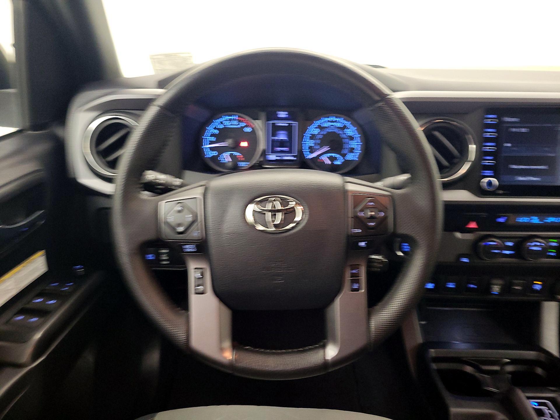 Thumbnail: 2020 Toyota Tacoma - 10