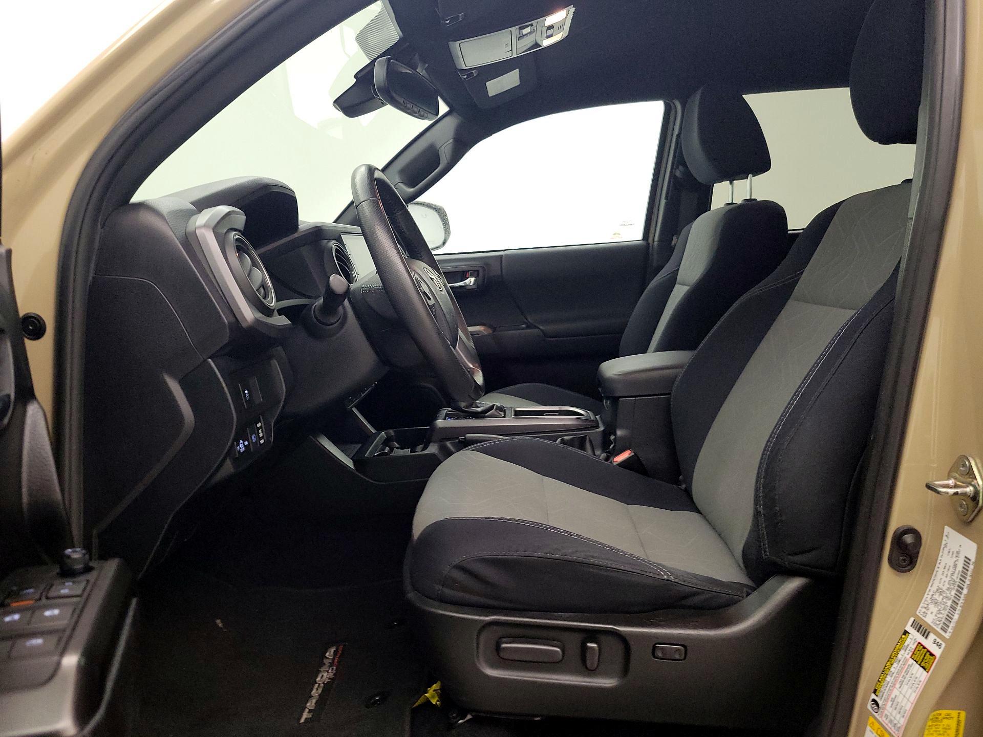 Thumbnail: 2020 Toyota Tacoma - 11