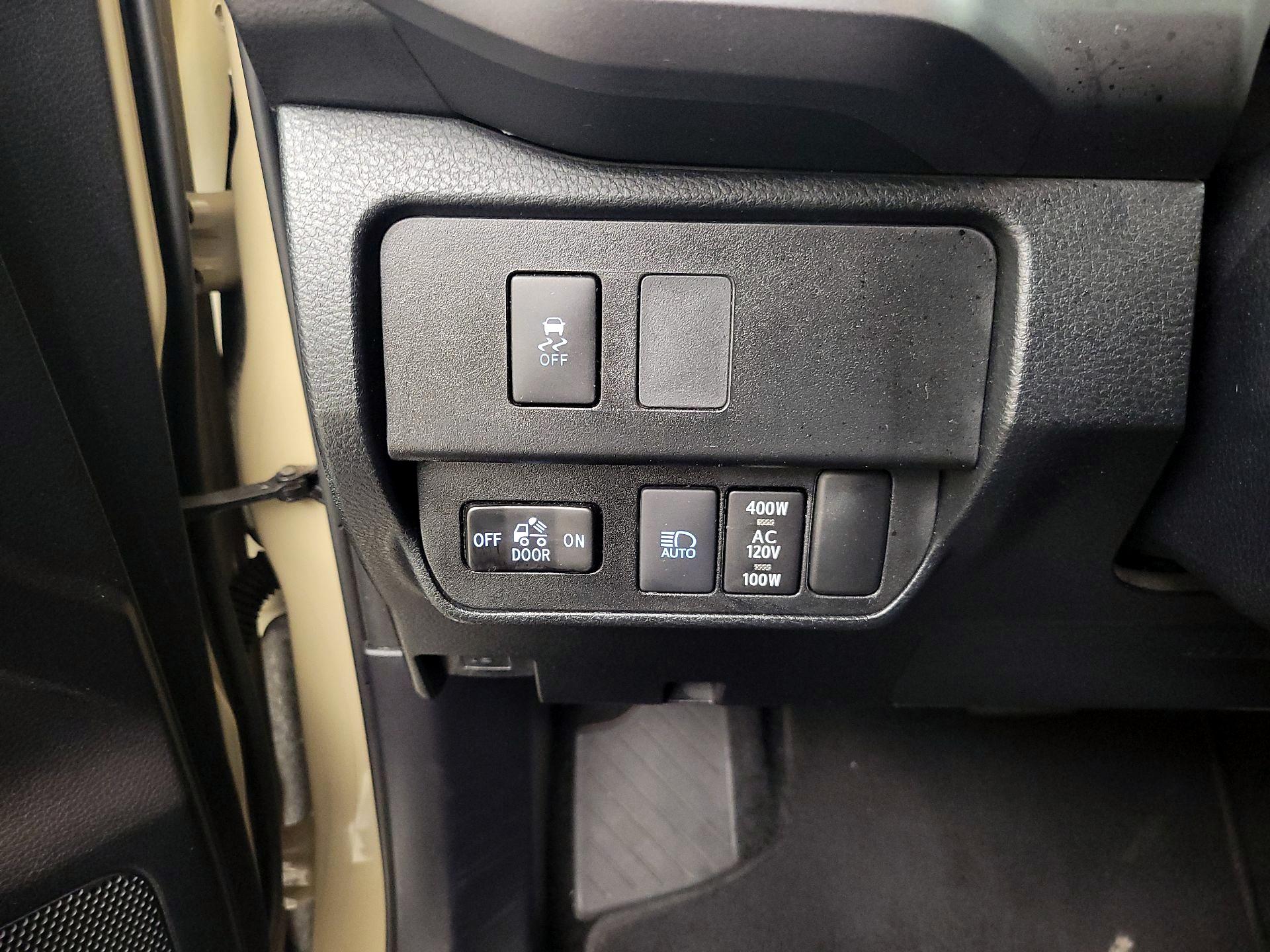 Thumbnail: 2020 Toyota Tacoma - 13