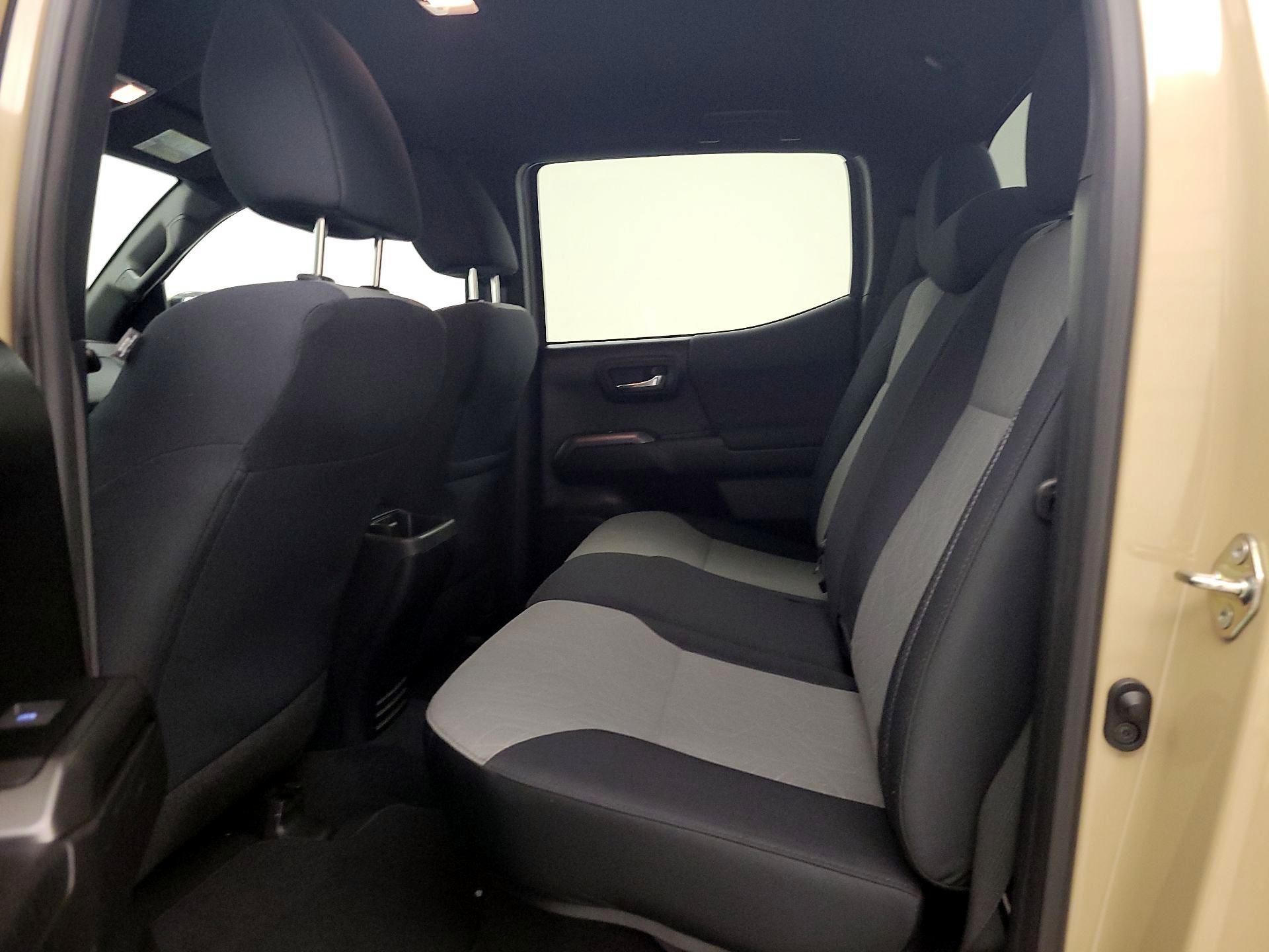 Thumbnail: 2020 Toyota Tacoma - 20