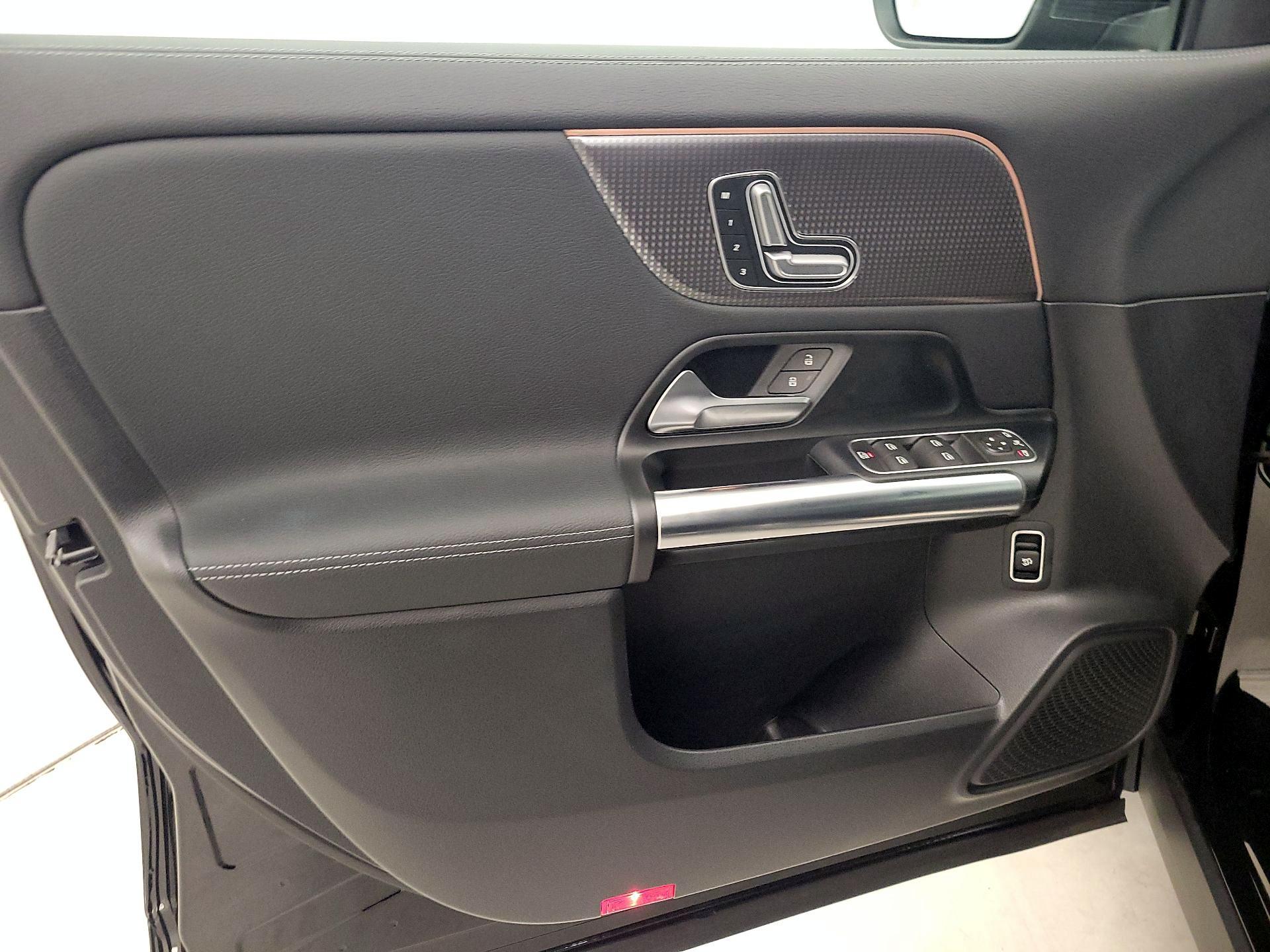 Thumbnail: 2021 Mercedes-Benz GLA - 12