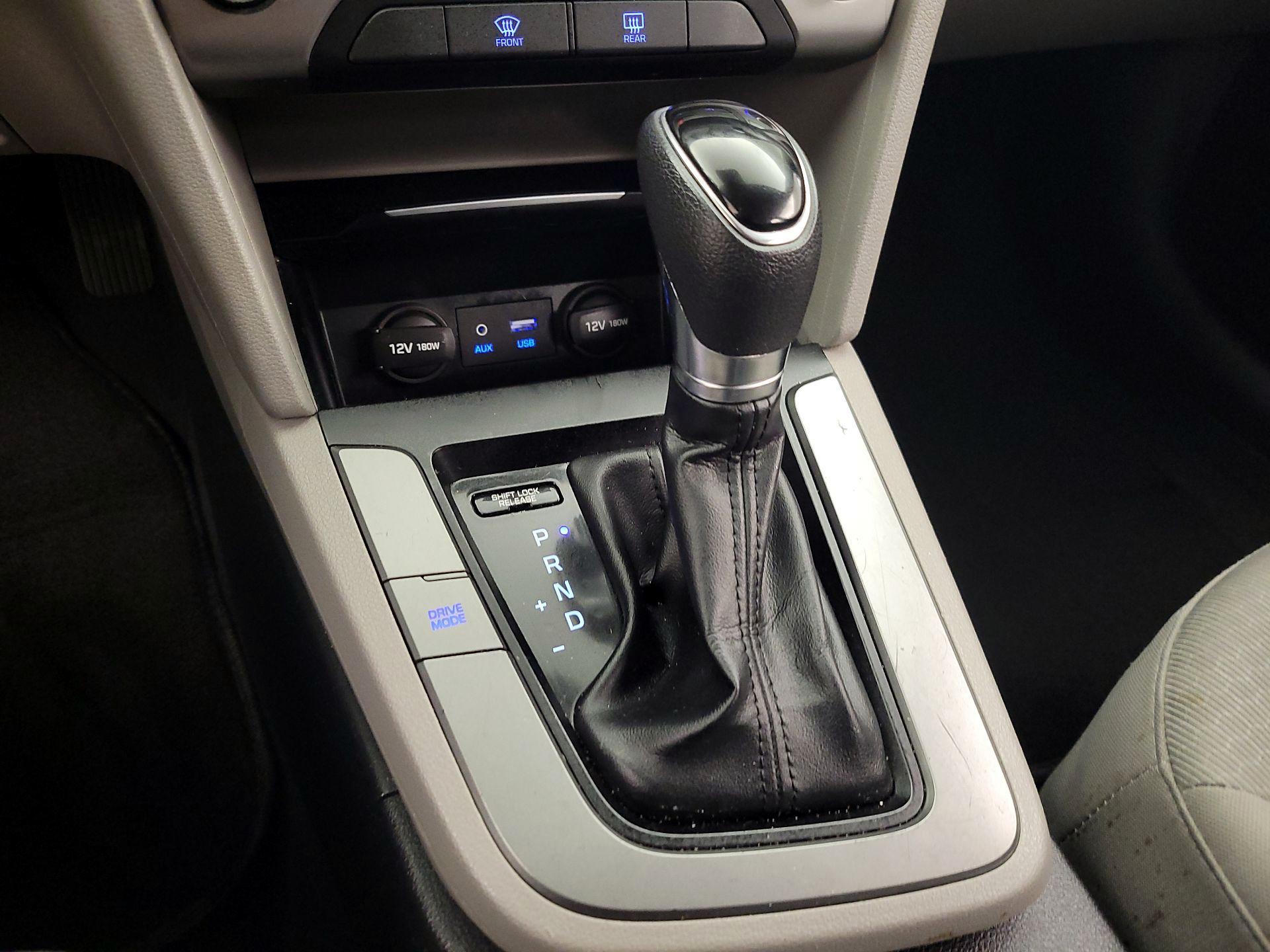 Thumbnail: 2018 Hyundai Elantra - 17