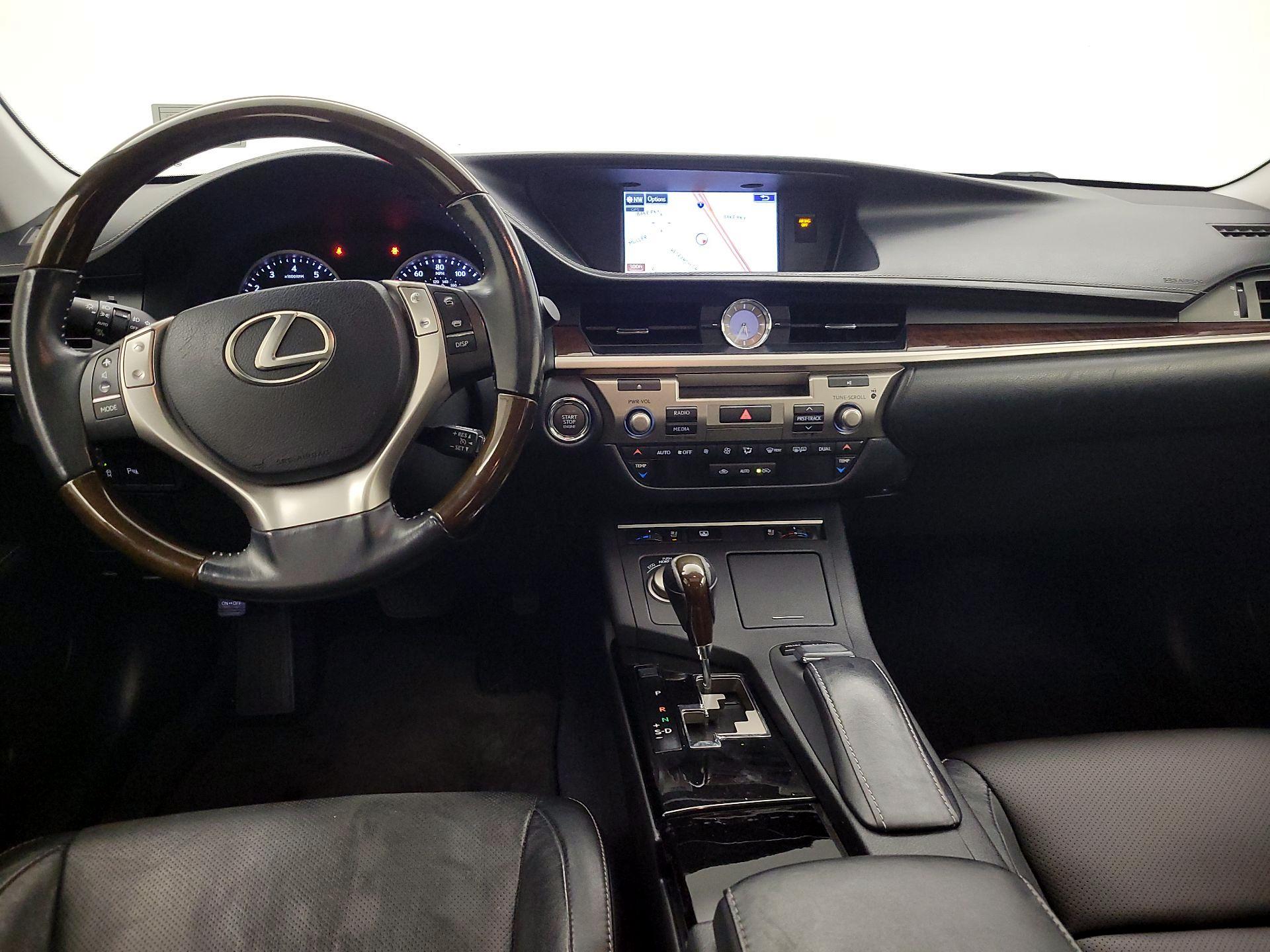 Thumbnail: 2015 Lexus ES - 9