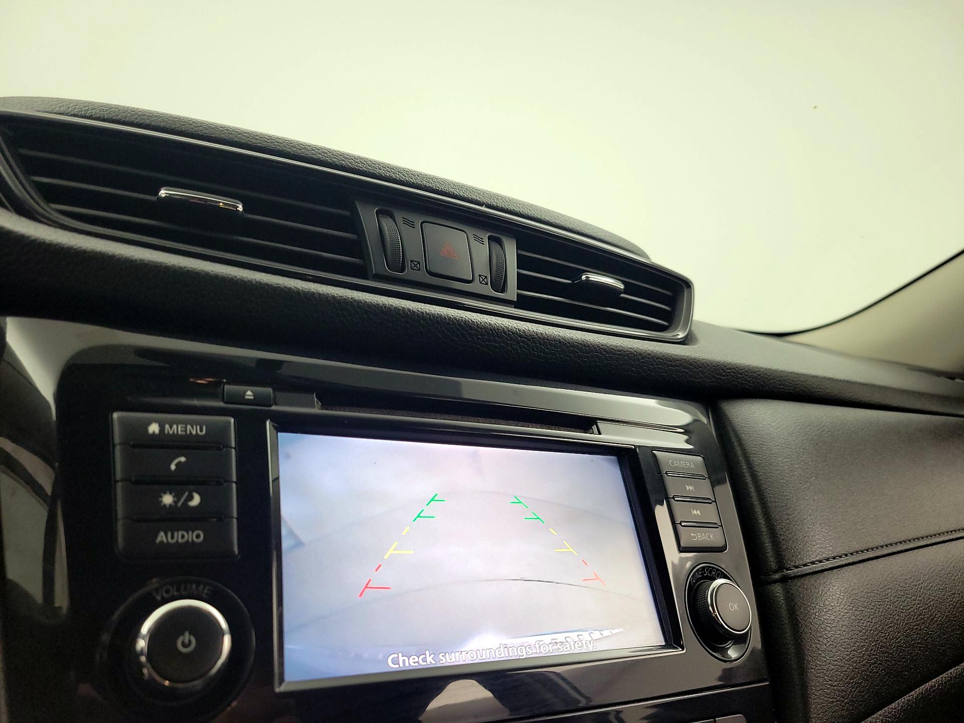 Thumbnail: 2018 Nissan Rogue - 14