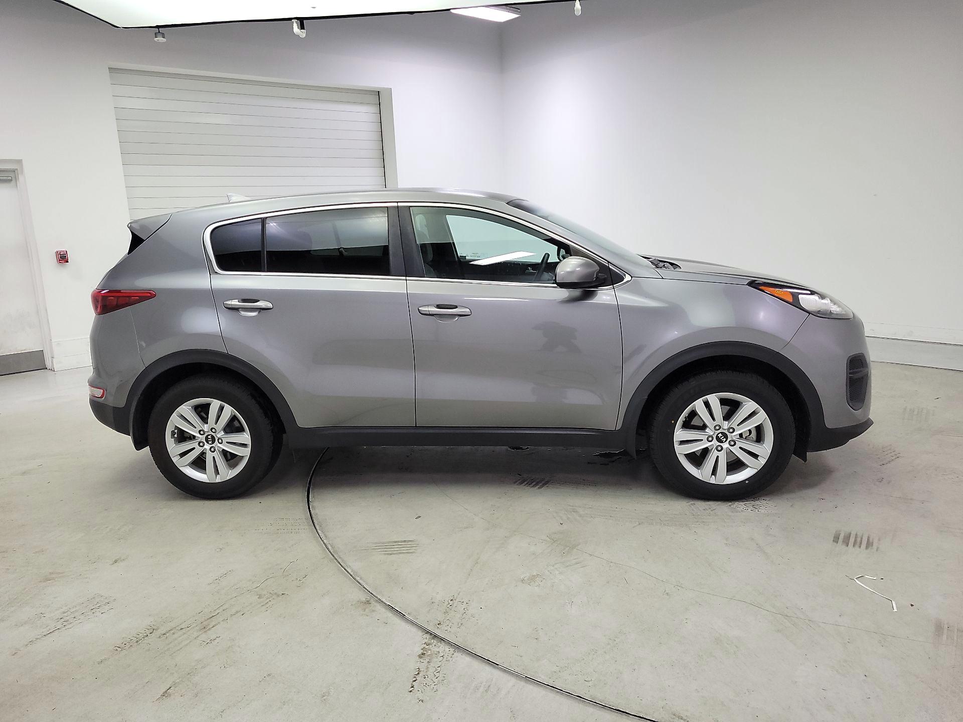 Thumbnail: 2017 Kia Sportage - 4