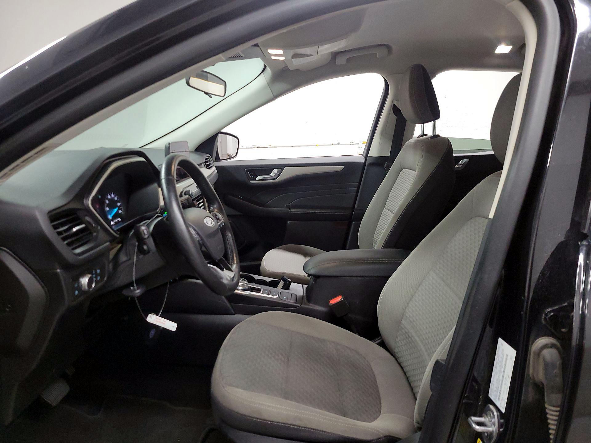 Thumbnail: 2021 Ford Escape - 9