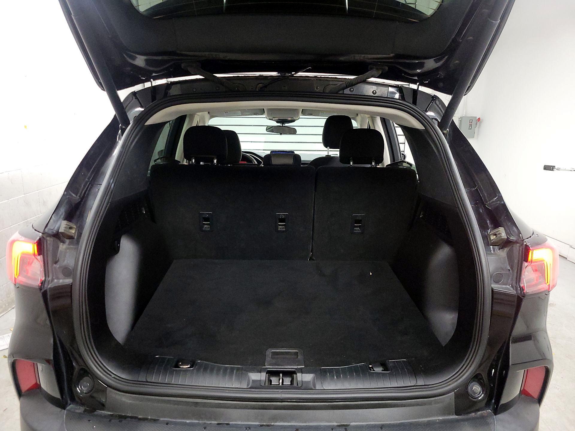 Thumbnail: 2021 Ford Escape - 16