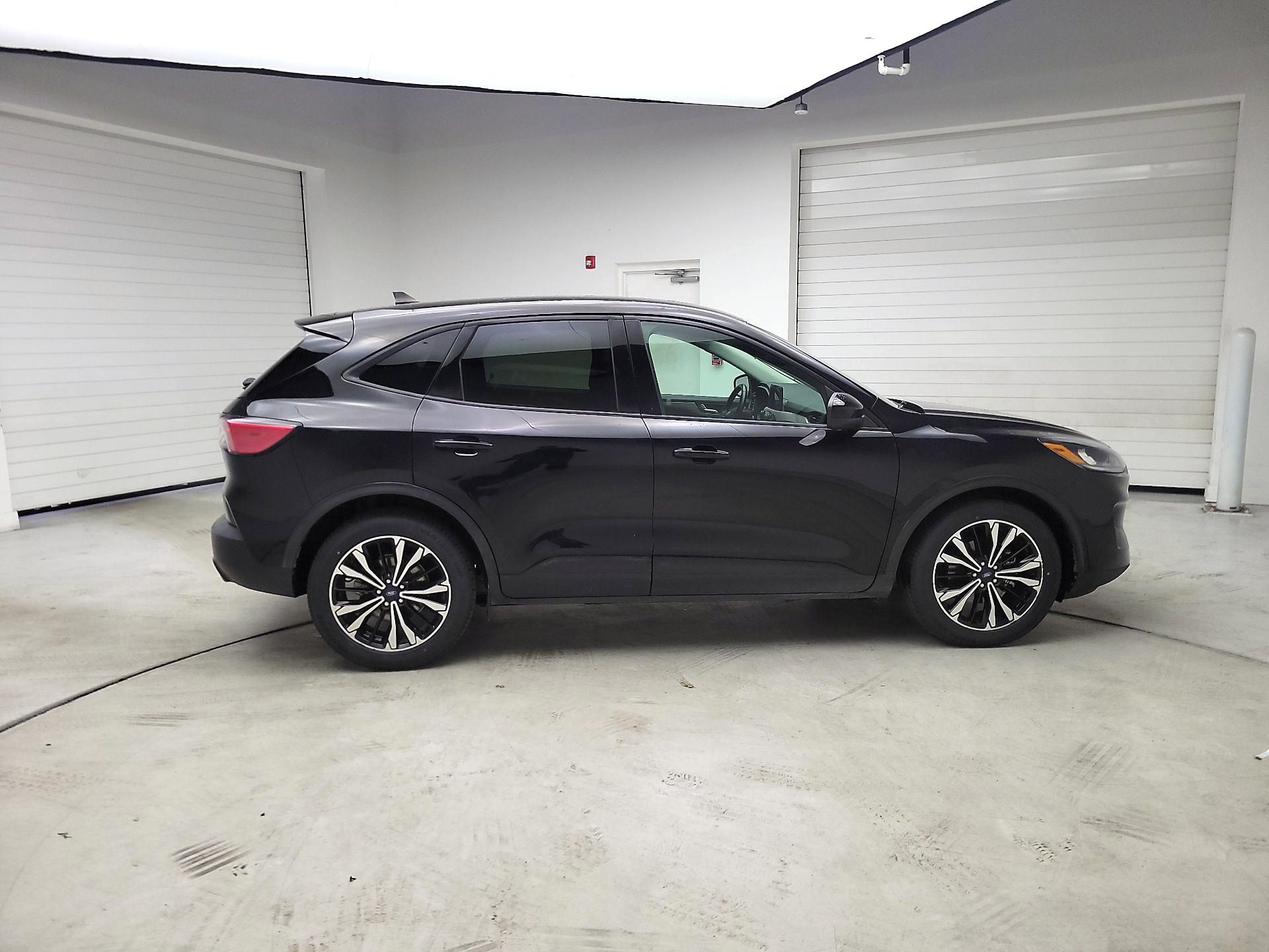 Thumbnail: 2021 Ford Escape - 4