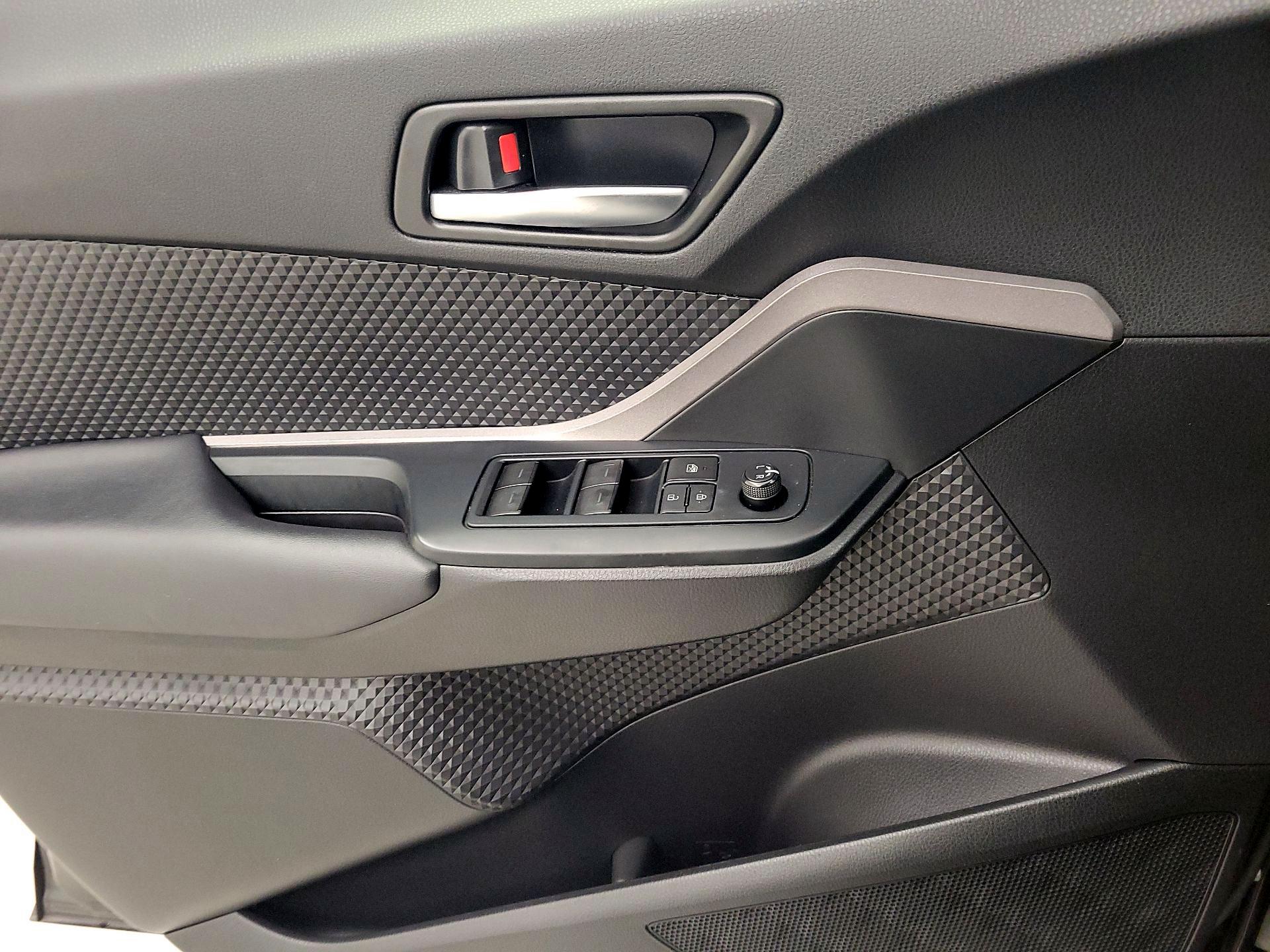 Thumbnail: 2021 Toyota C-HR - 12