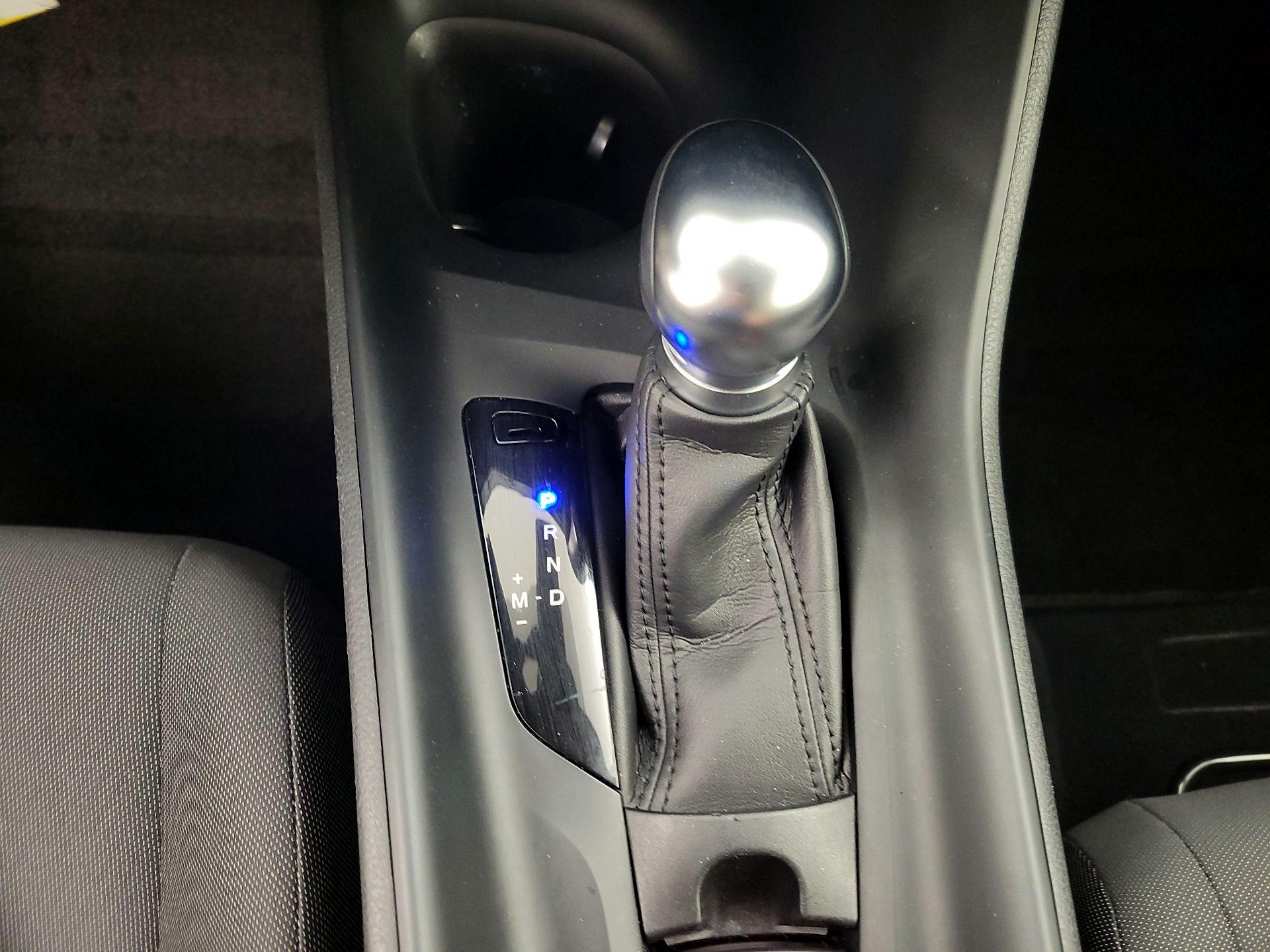 Thumbnail: 2021 Toyota C-HR - 17