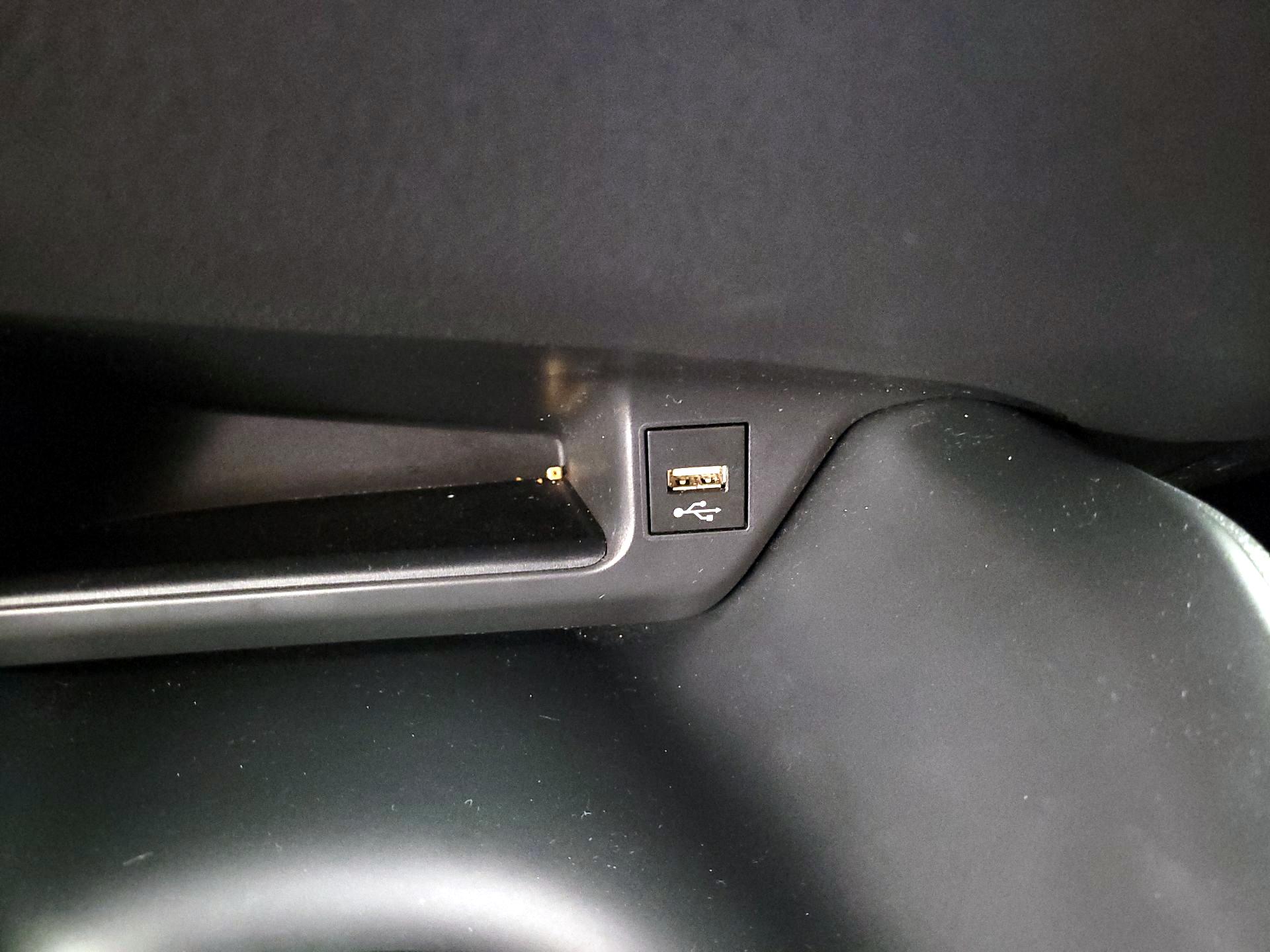 Thumbnail: 2021 Toyota C-HR - 18