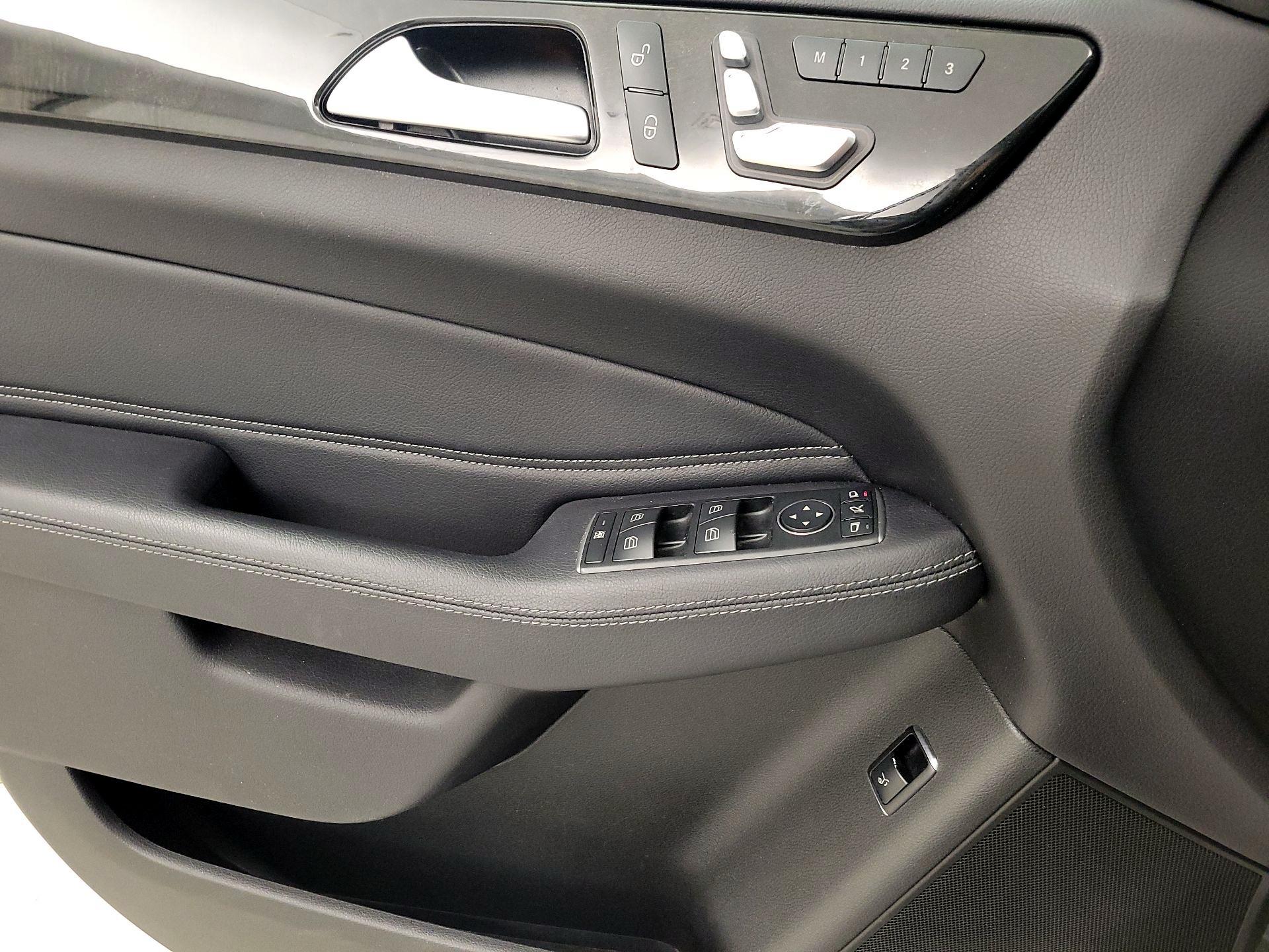 Thumbnail: 2018 Mercedes-Benz GLE - 12