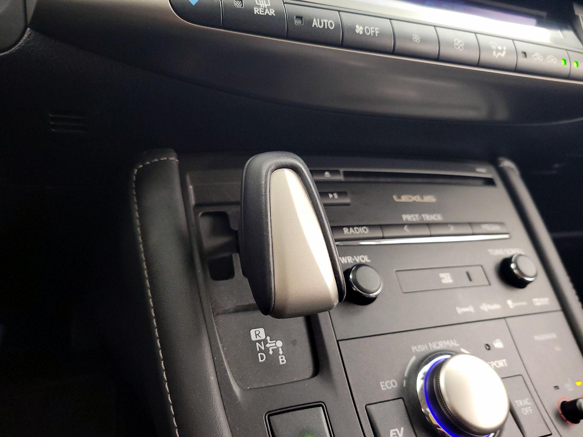 Thumbnail: 2015 Lexus CT - 18