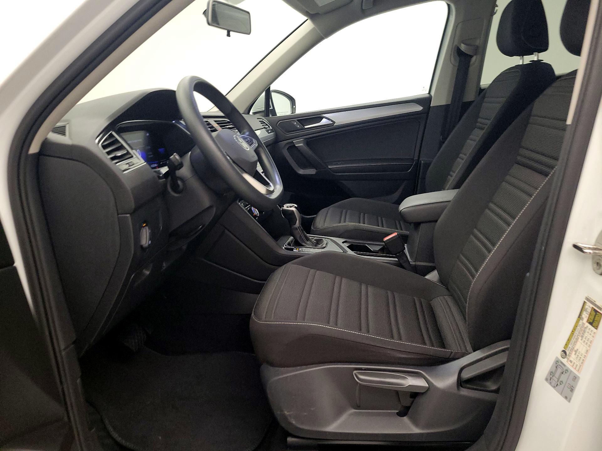 Thumbnail: 2022 Volkswagen Tiguan - 11