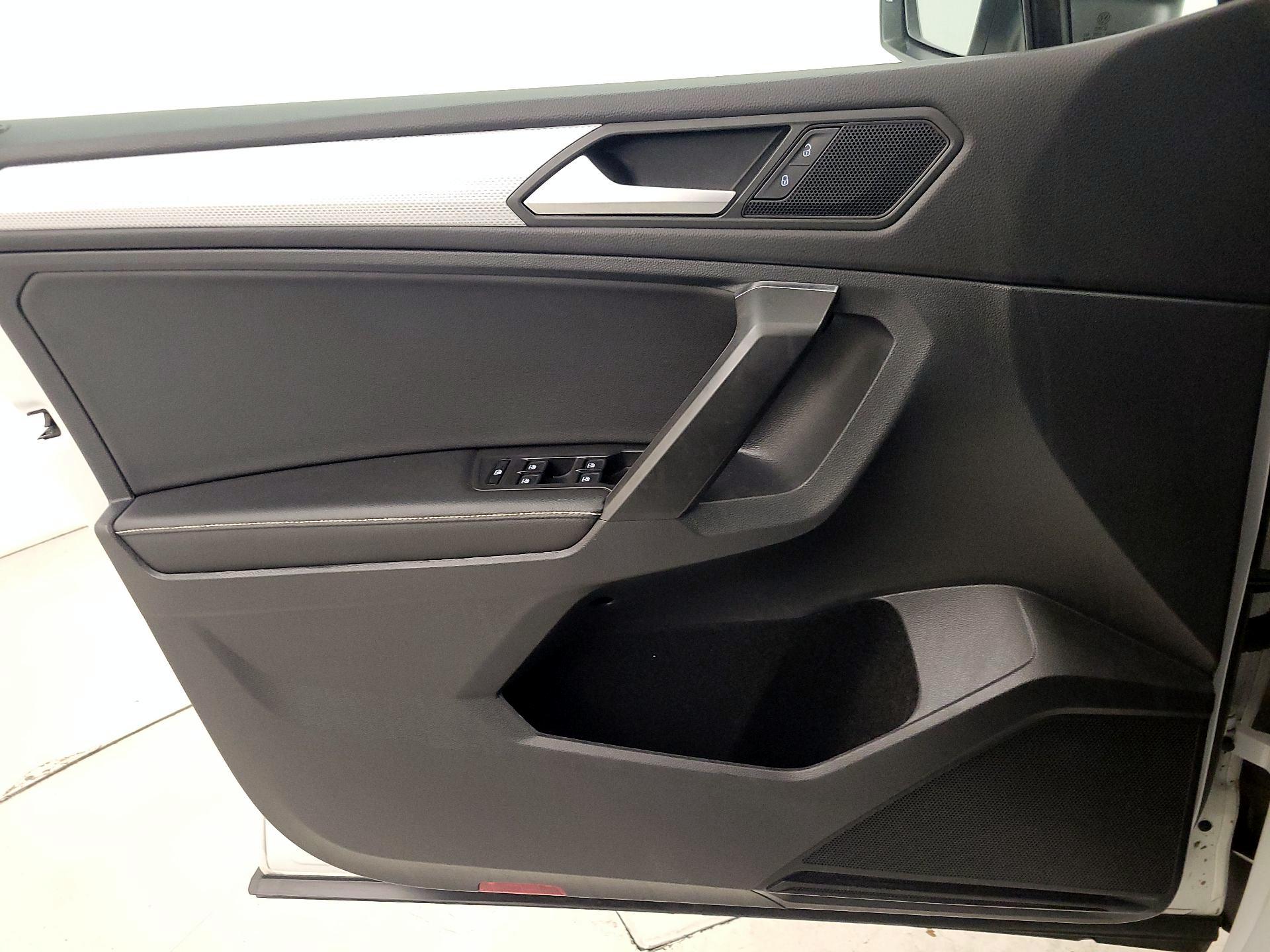 Thumbnail: 2022 Volkswagen Tiguan - 12