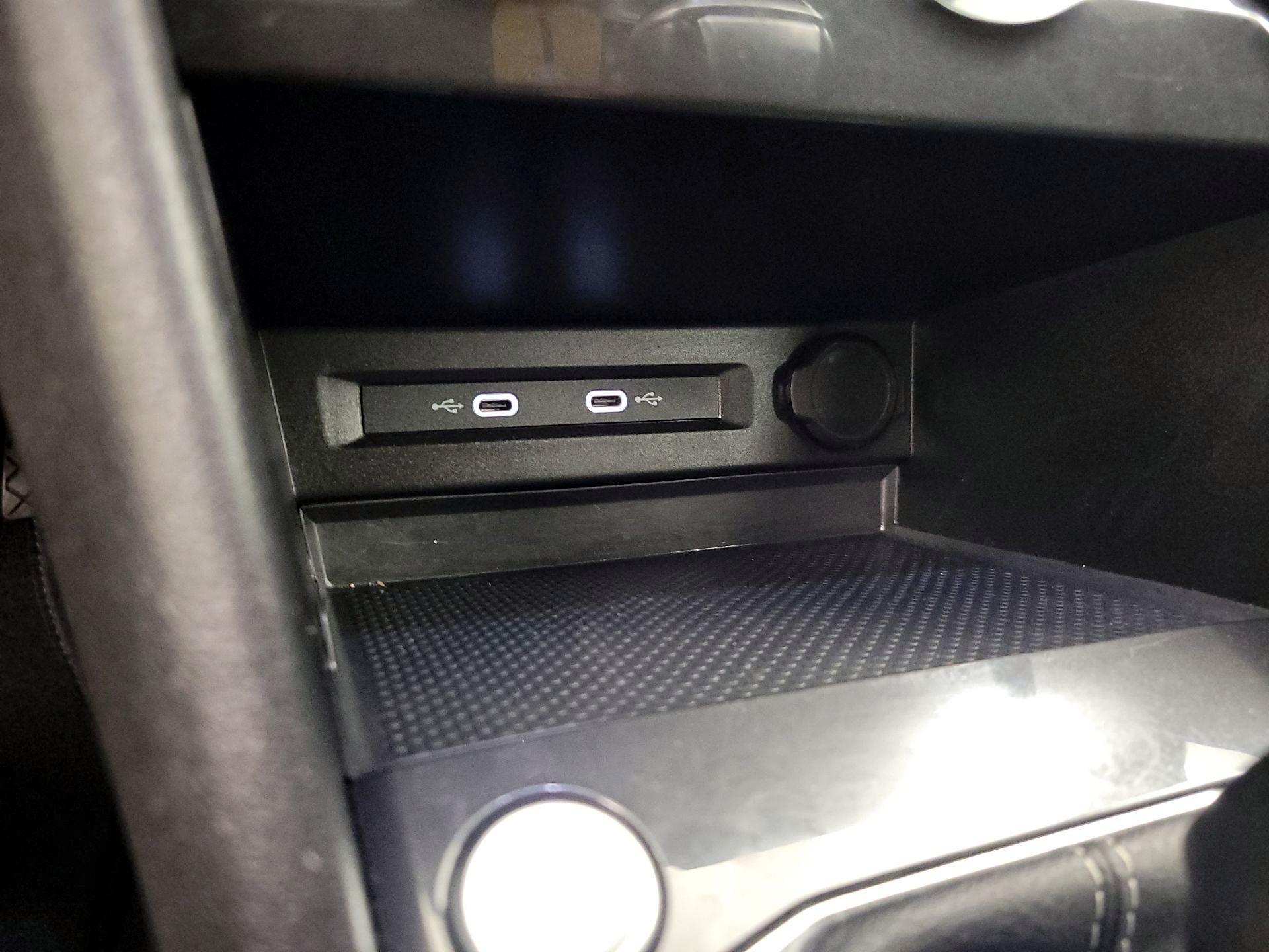 Thumbnail: 2022 Volkswagen Tiguan - 18