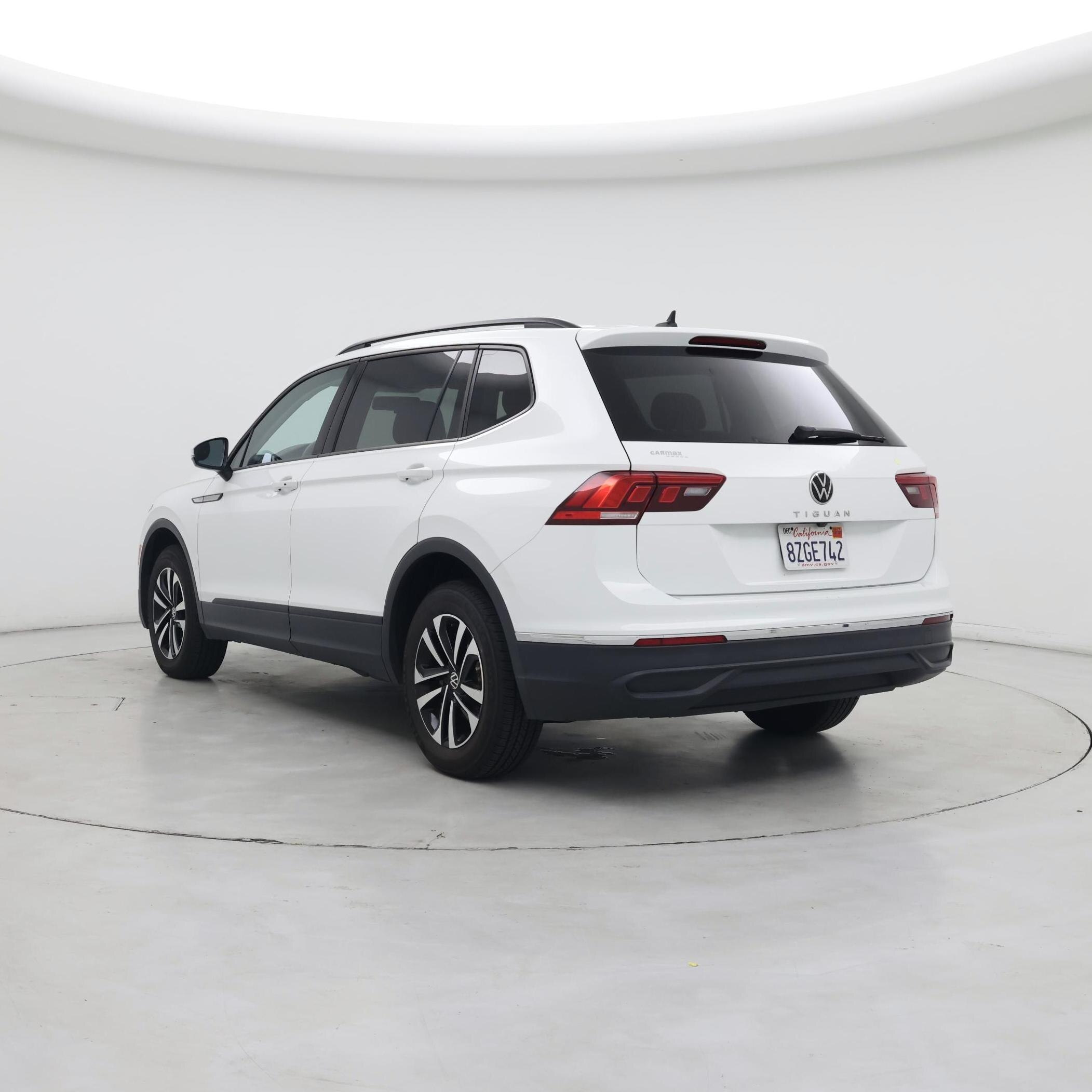 Thumbnail: 2022 Volkswagen Tiguan - 2