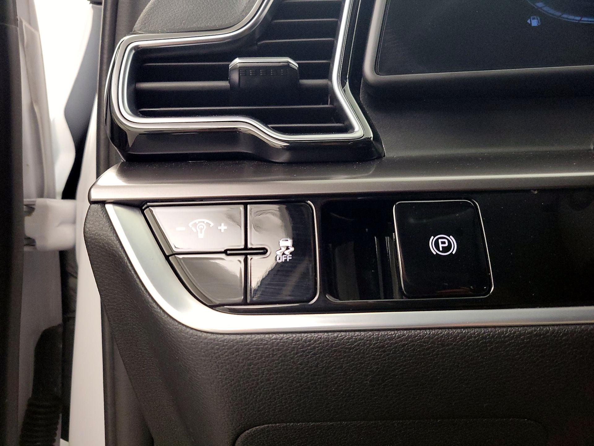 Thumbnail: 2024 Kia Sportage - 13