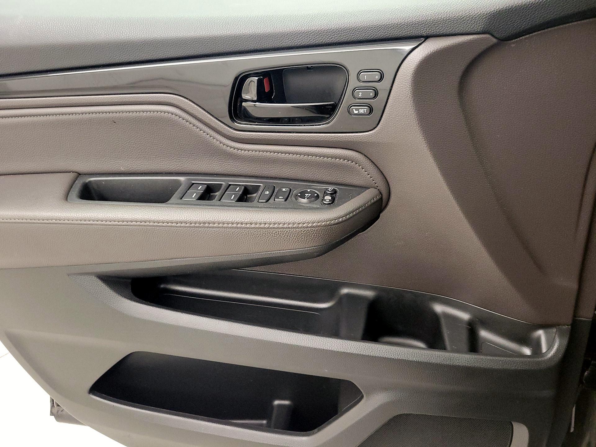 Thumbnail: 2018 Honda Odyssey - 12