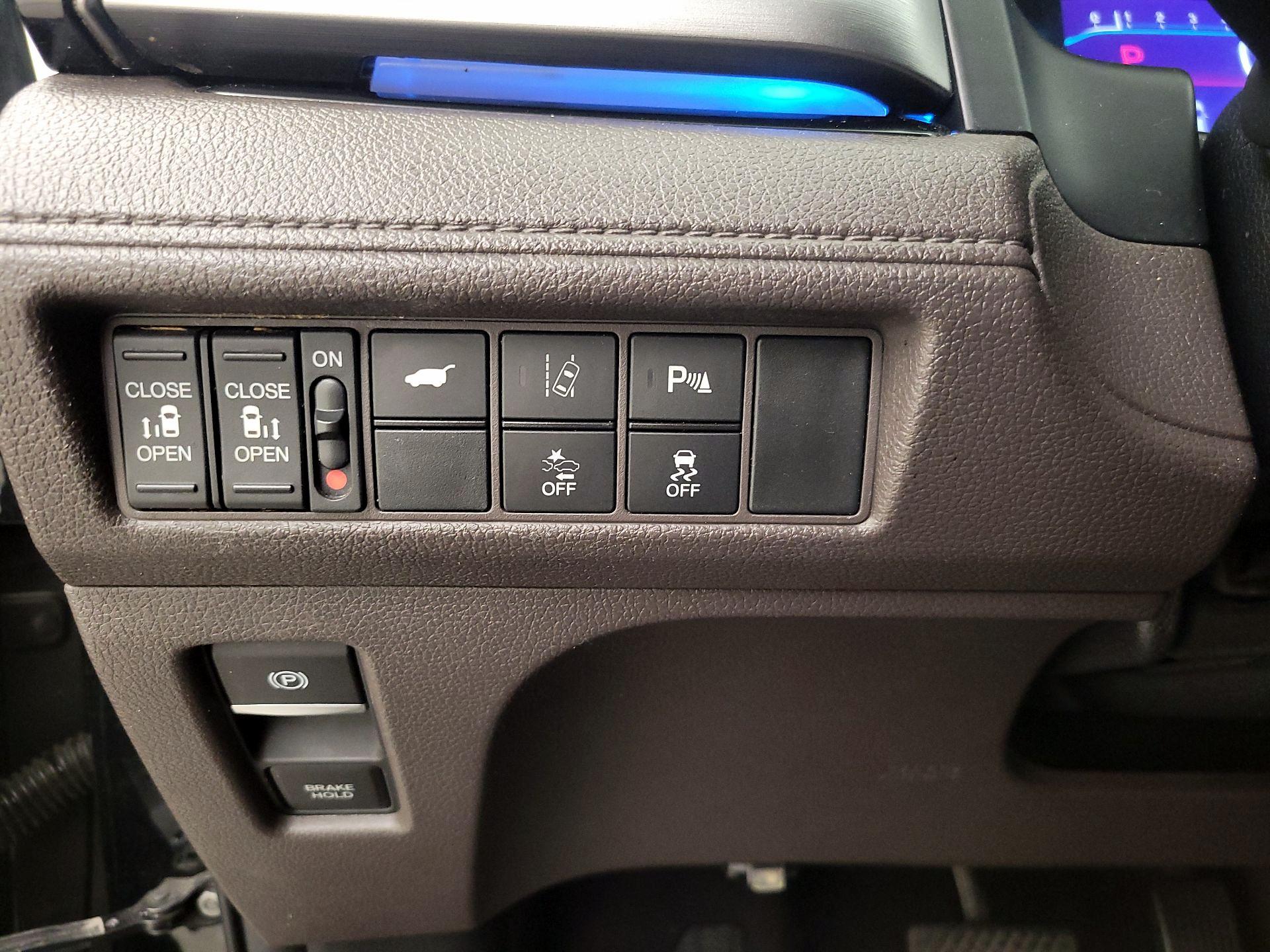 Thumbnail: 2018 Honda Odyssey - 13