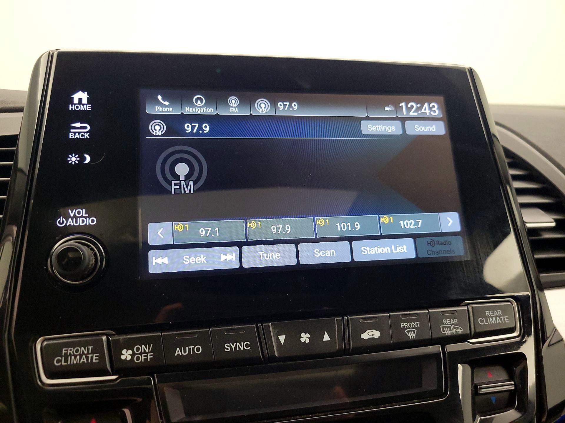 Thumbnail: 2018 Honda Odyssey - 16