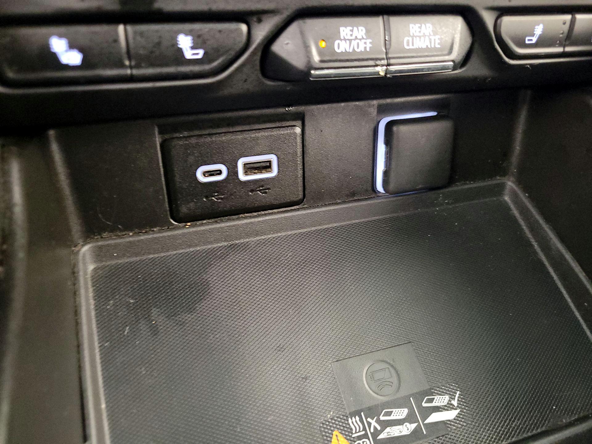 Thumbnail: 2023 Chevrolet Suburban - 18