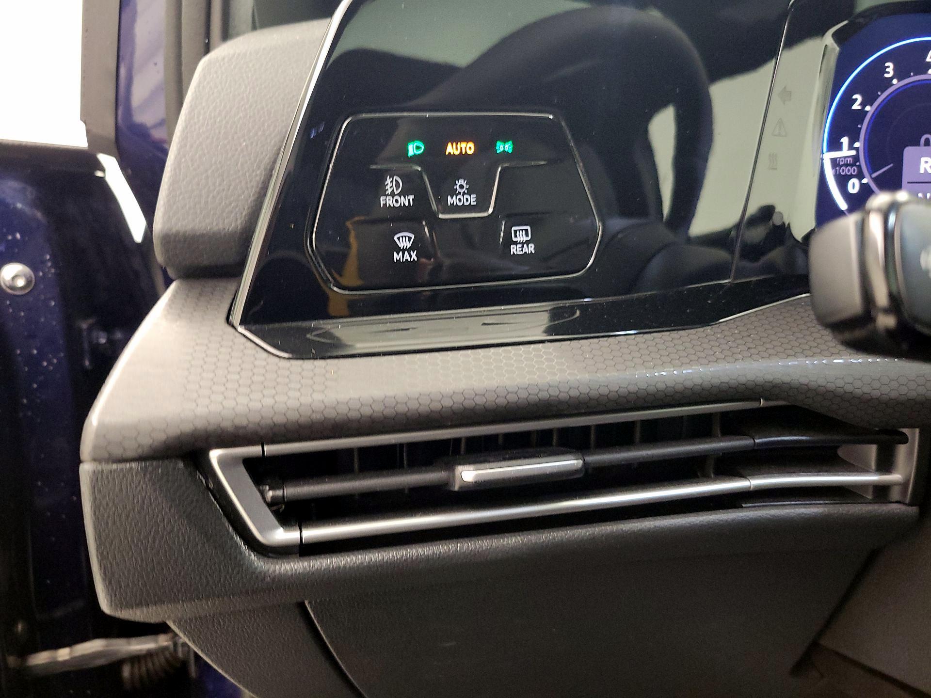 Thumbnail: 2022 Volkswagen Golf - 13