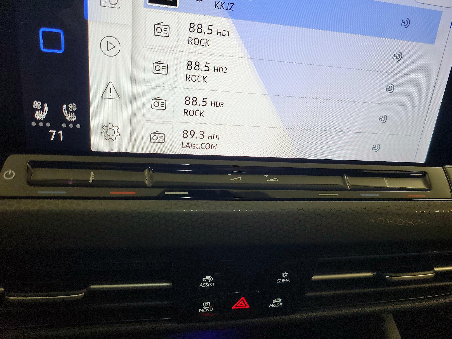 Thumbnail: 2022 Volkswagen Golf - 16