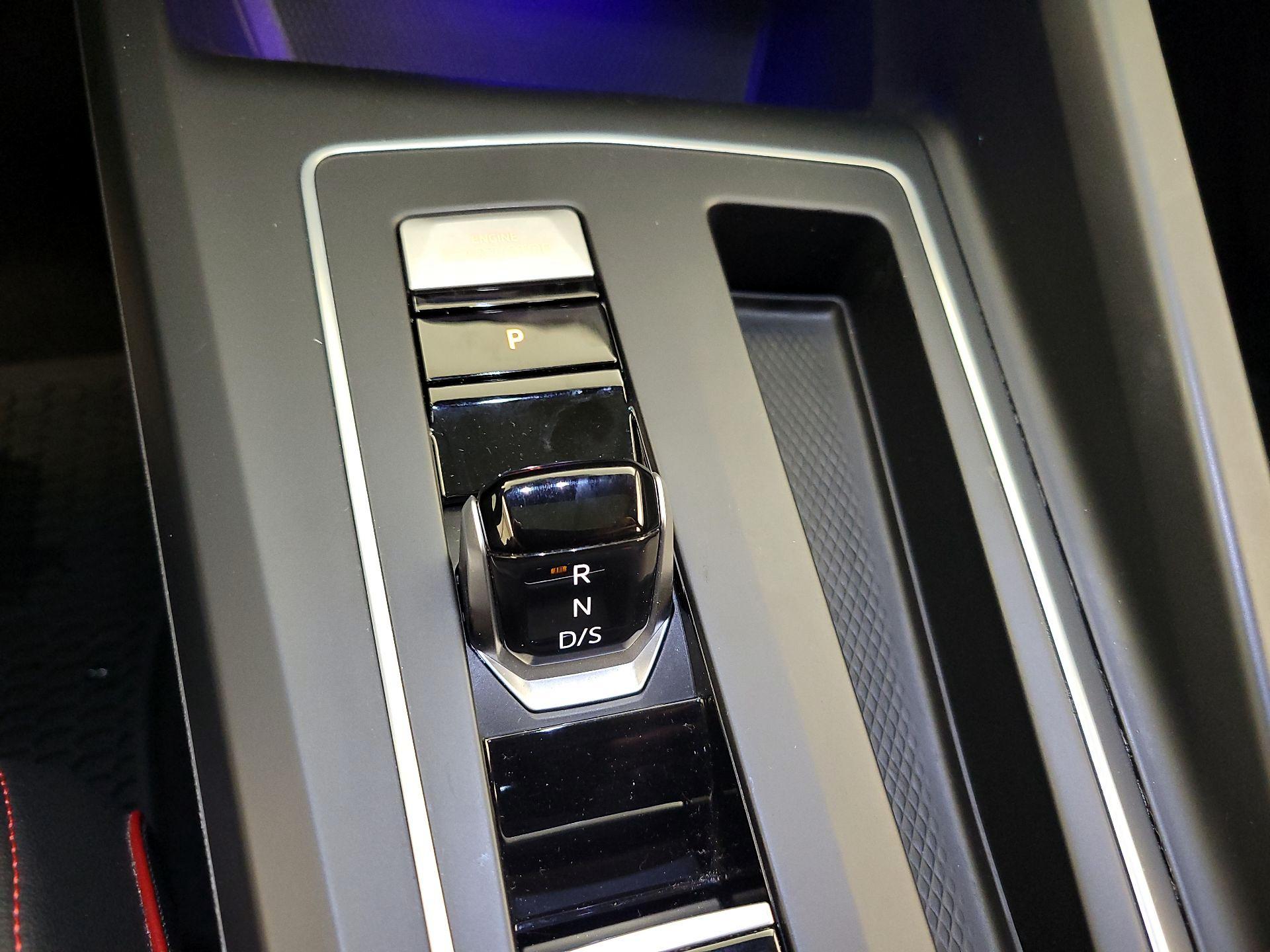 Thumbnail: 2022 Volkswagen Golf - 17