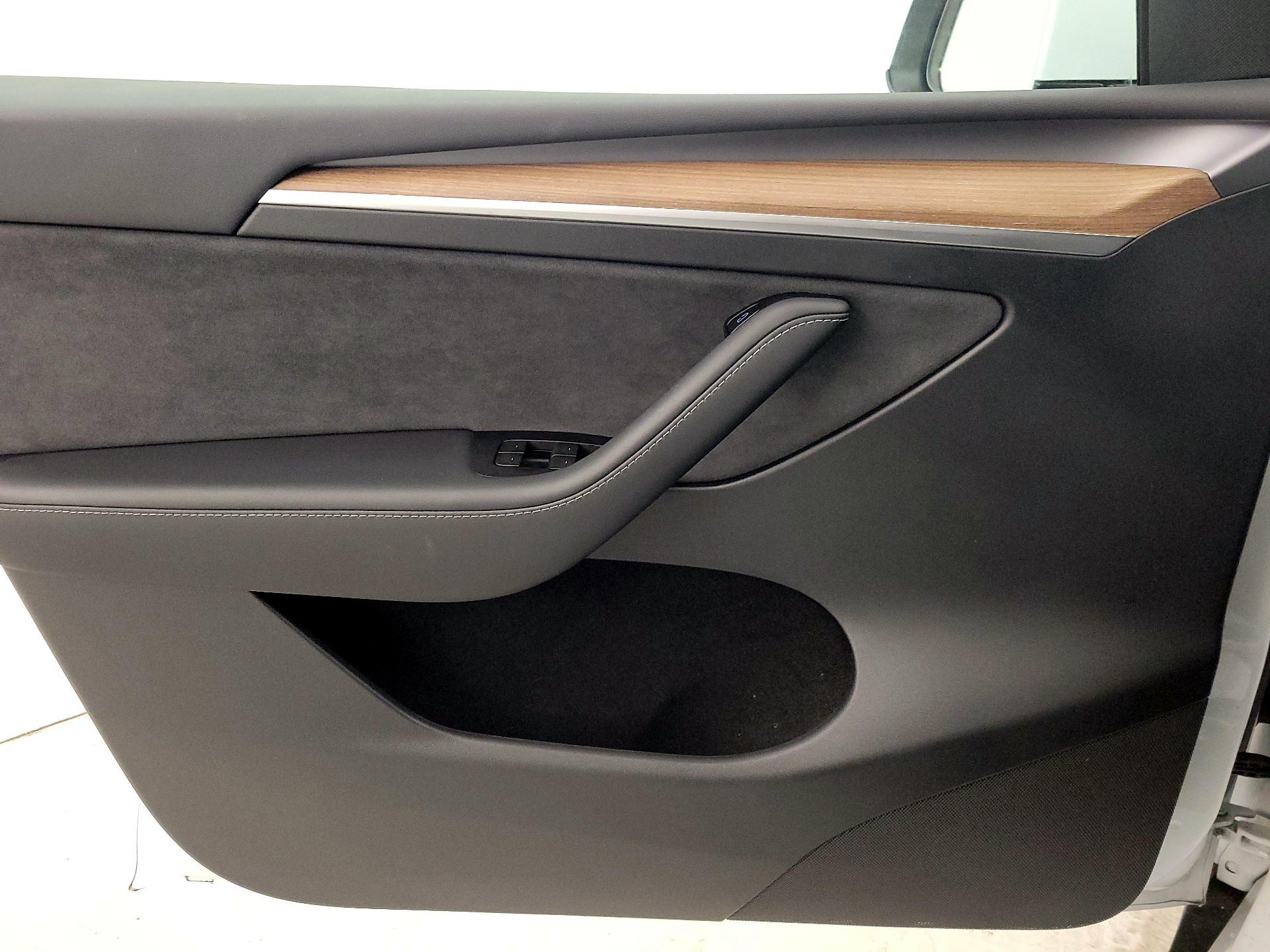 Thumbnail: 2023 Tesla Model Y - 12