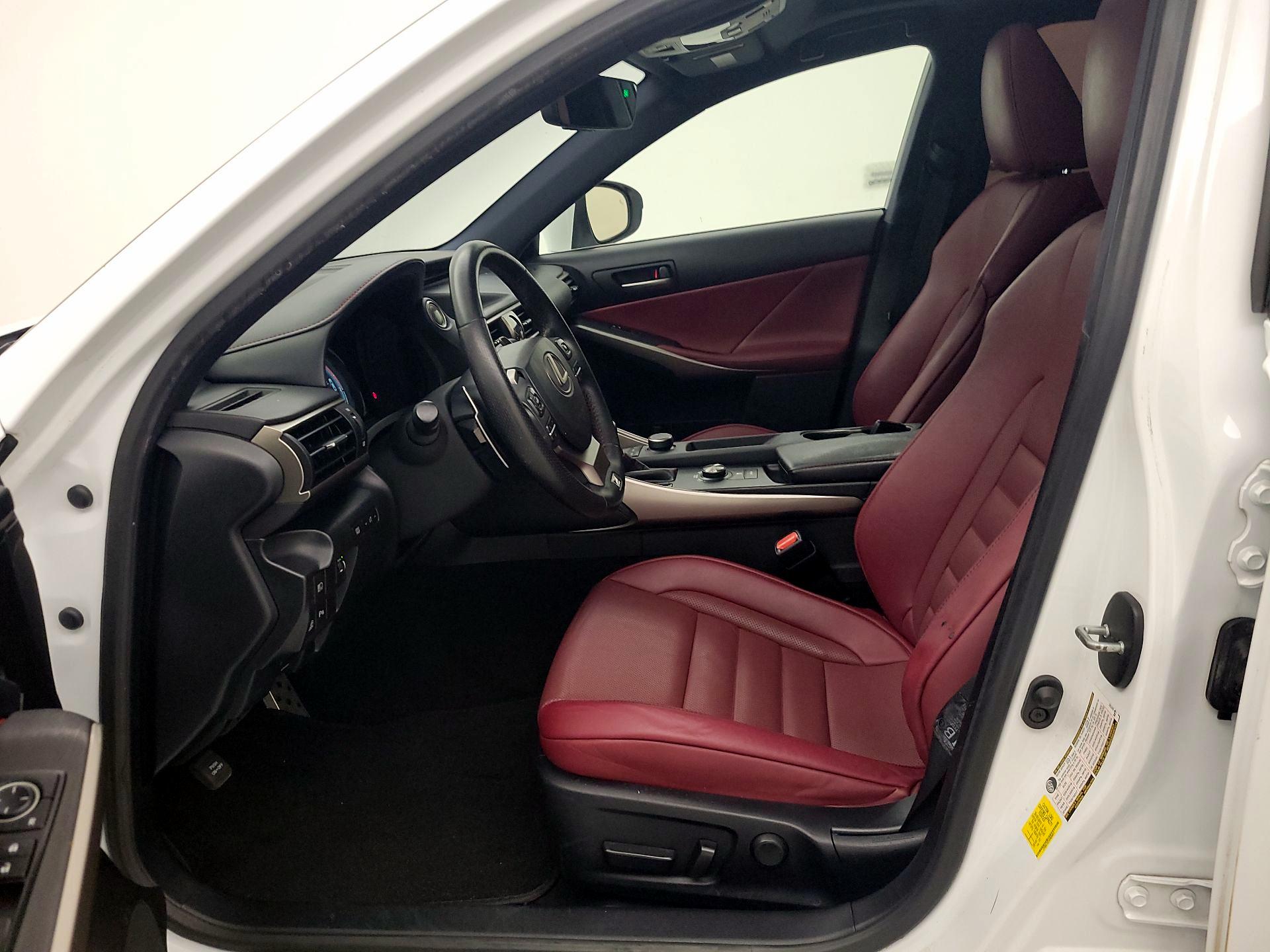 Thumbnail: 2019 Lexus IS - 11