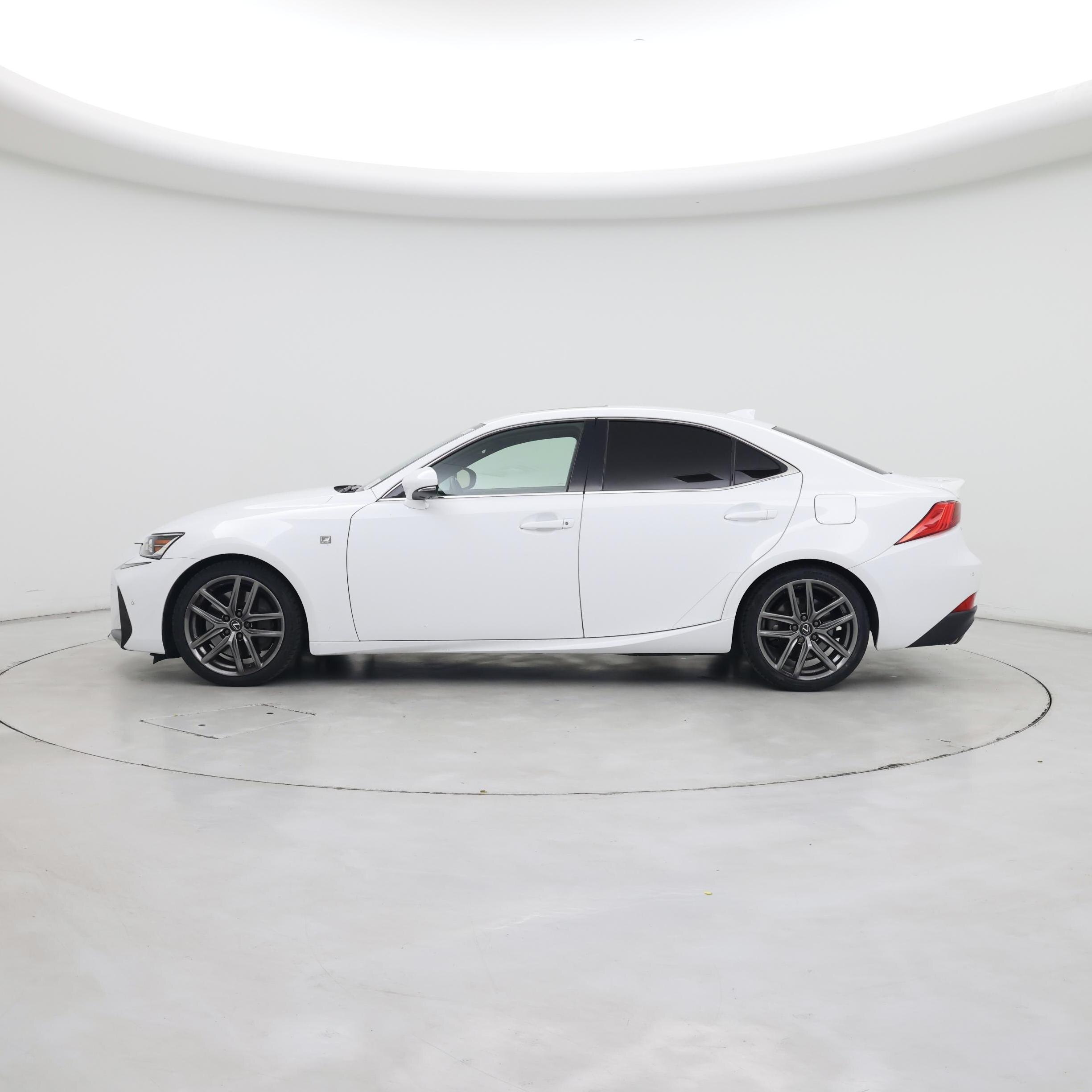 Thumbnail: 2019 Lexus IS - 3