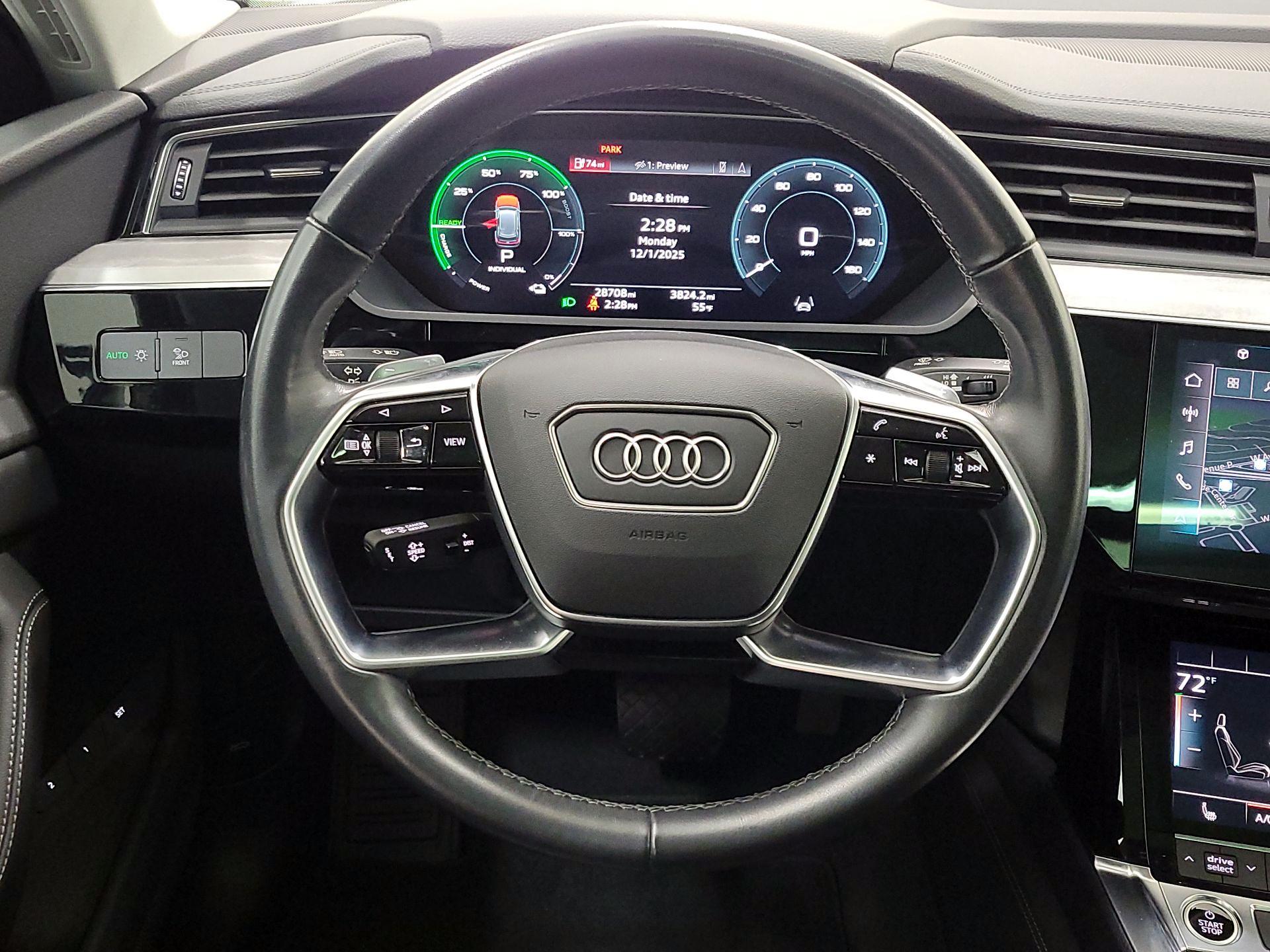 Thumbnail: 2024 Audi Q8 e-tron - 10