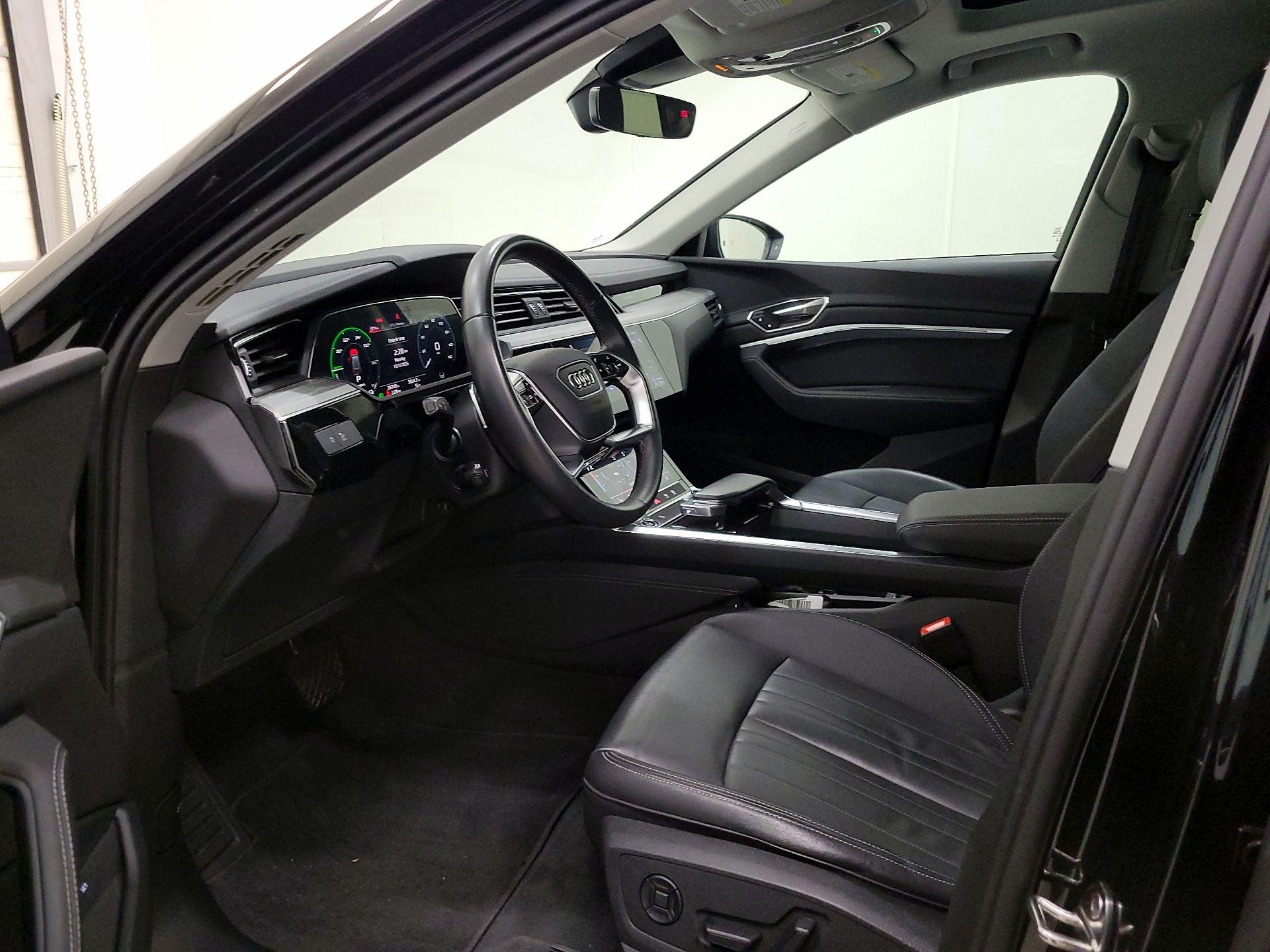 Thumbnail: 2024 Audi Q8 e-tron - 11