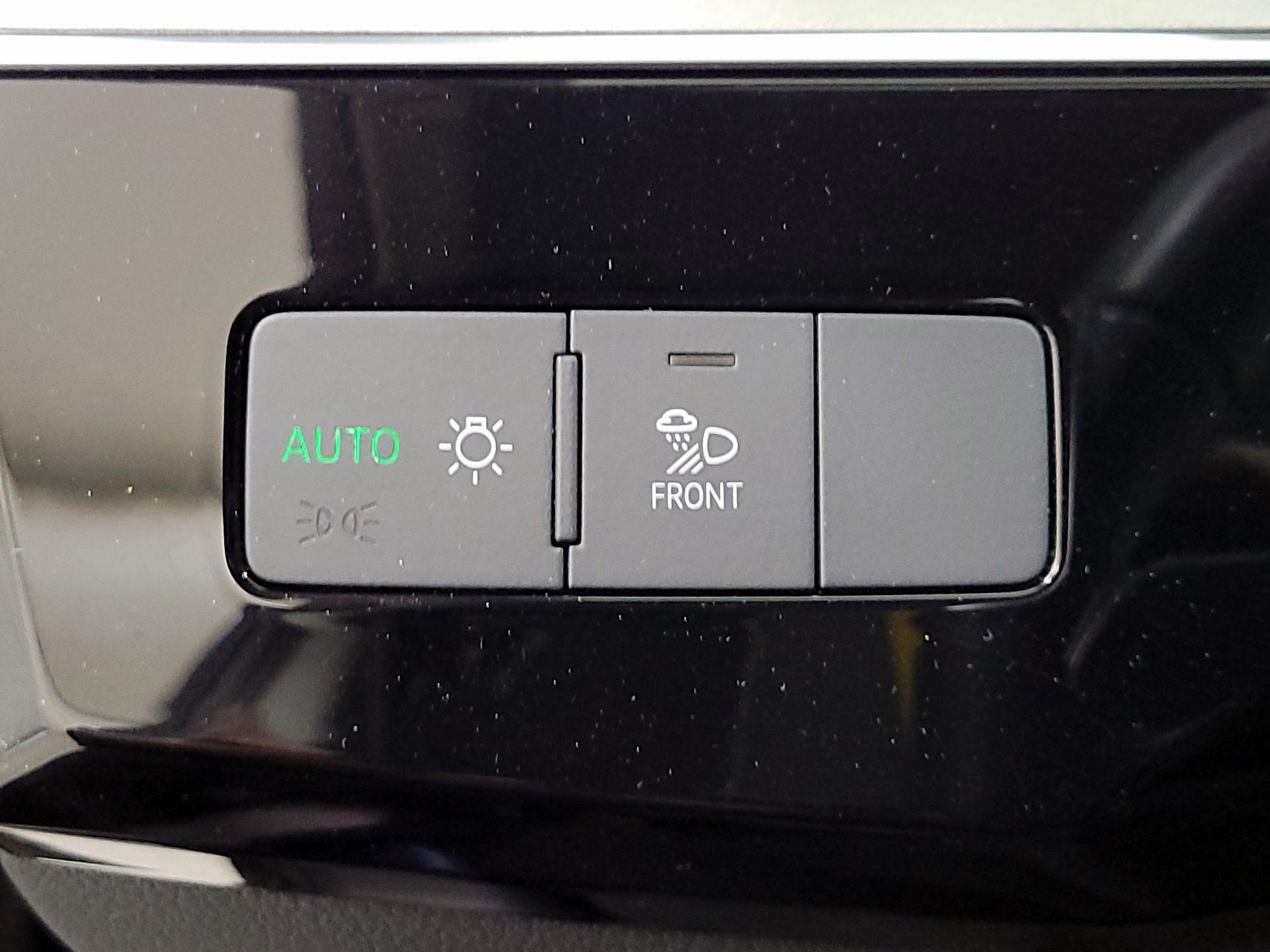 Thumbnail: 2024 Audi Q8 e-tron - 13