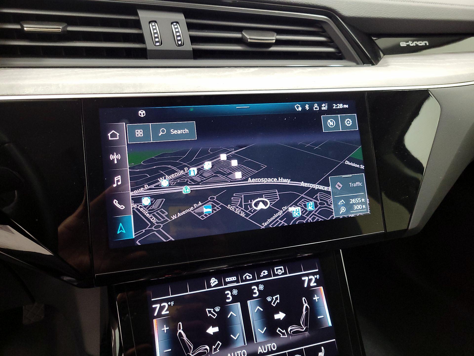 Thumbnail: 2024 Audi Q8 e-tron - 14