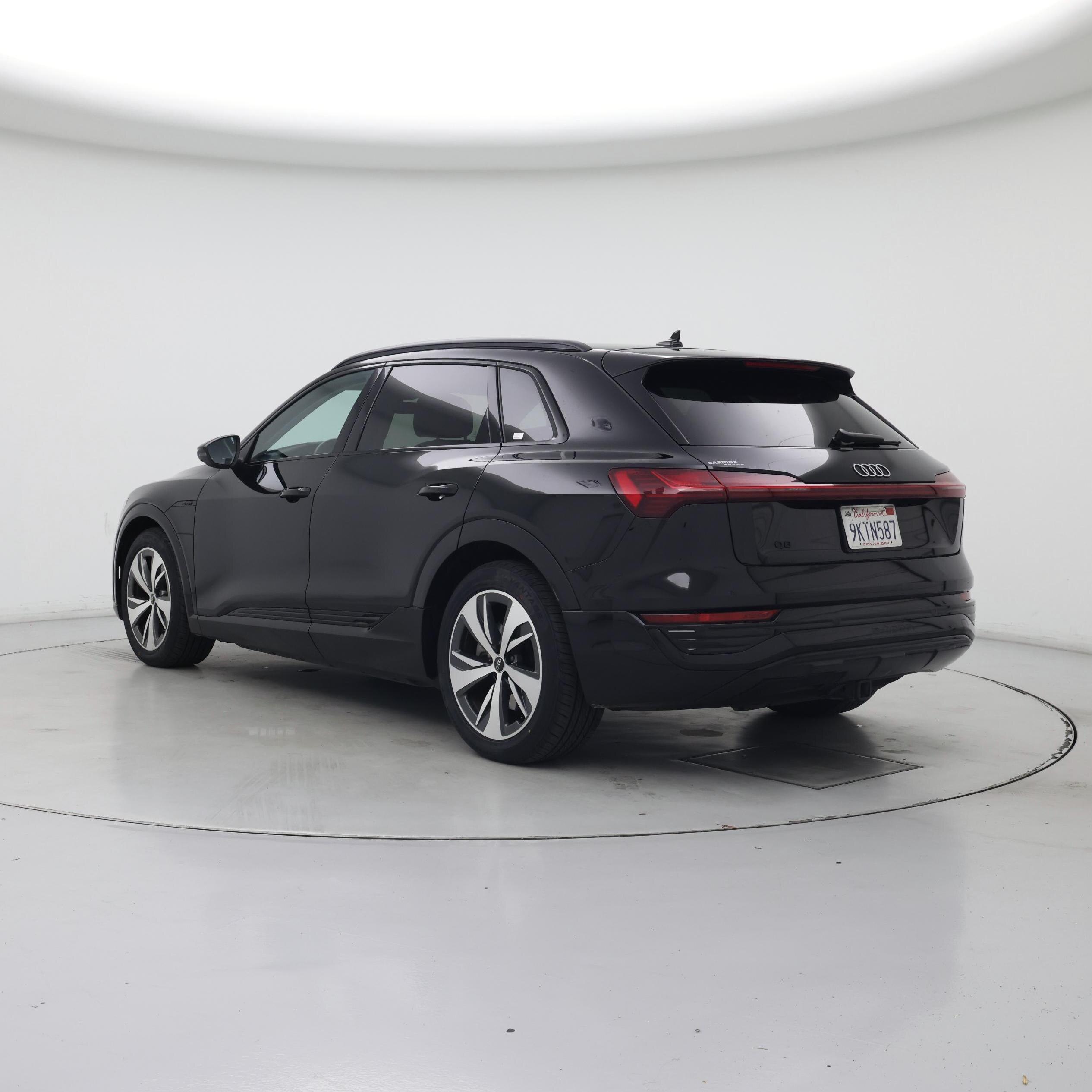 Thumbnail: 2024 Audi Q8 e-tron - 2