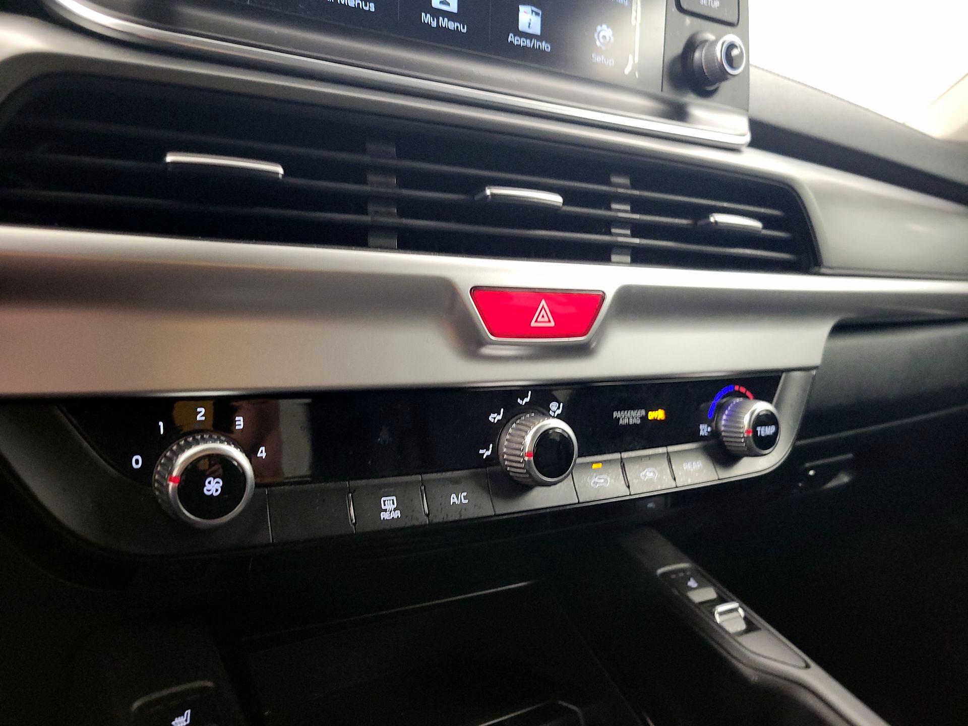 Thumbnail: 2020 Kia Telluride - 16